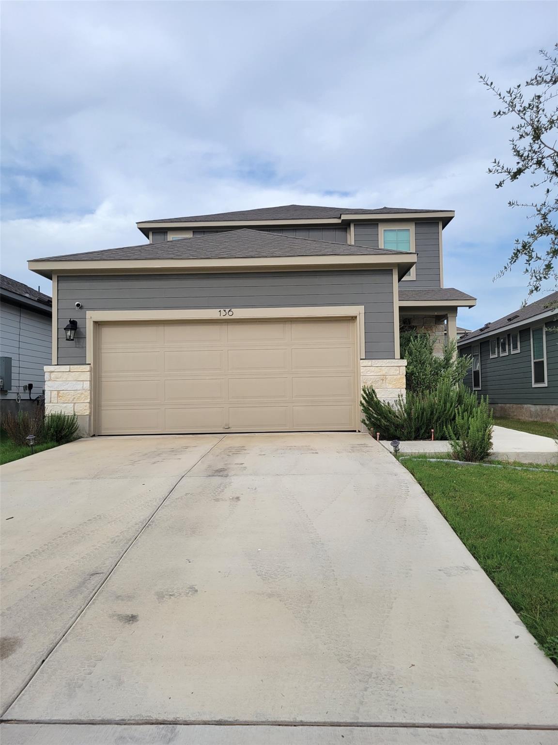 136 Eagles Dare Ln, Jarrell, TX 76537