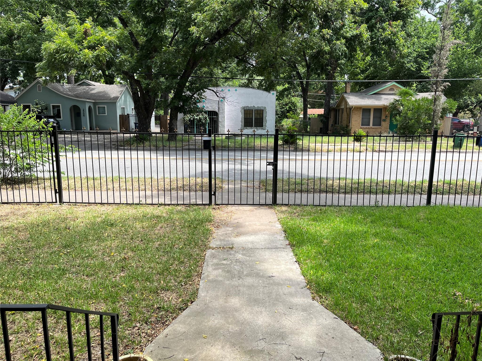 2511 E Cesar Chavez St, Austin, TX 78702