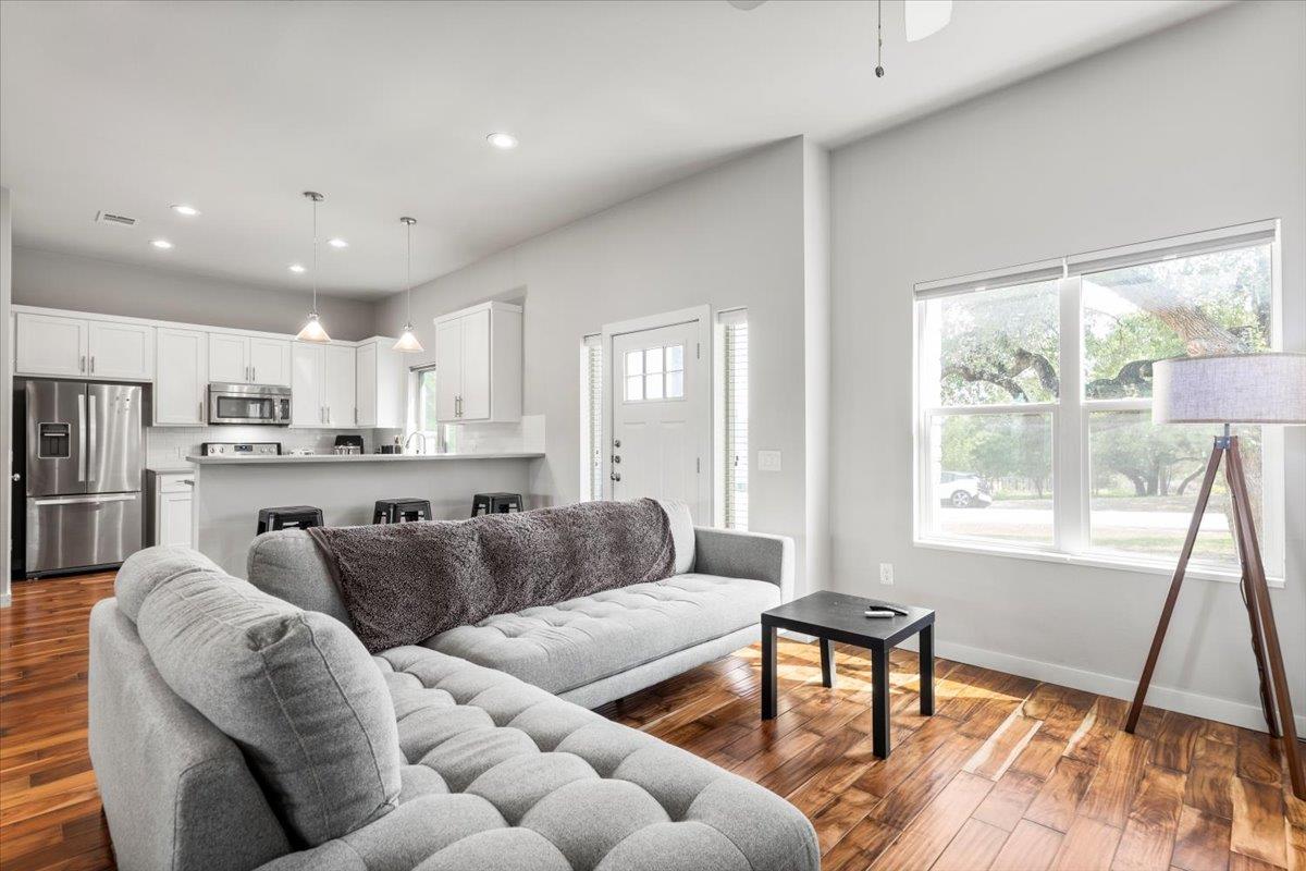 15202 CAVALIER CANYON, Lakeway, TX 78734