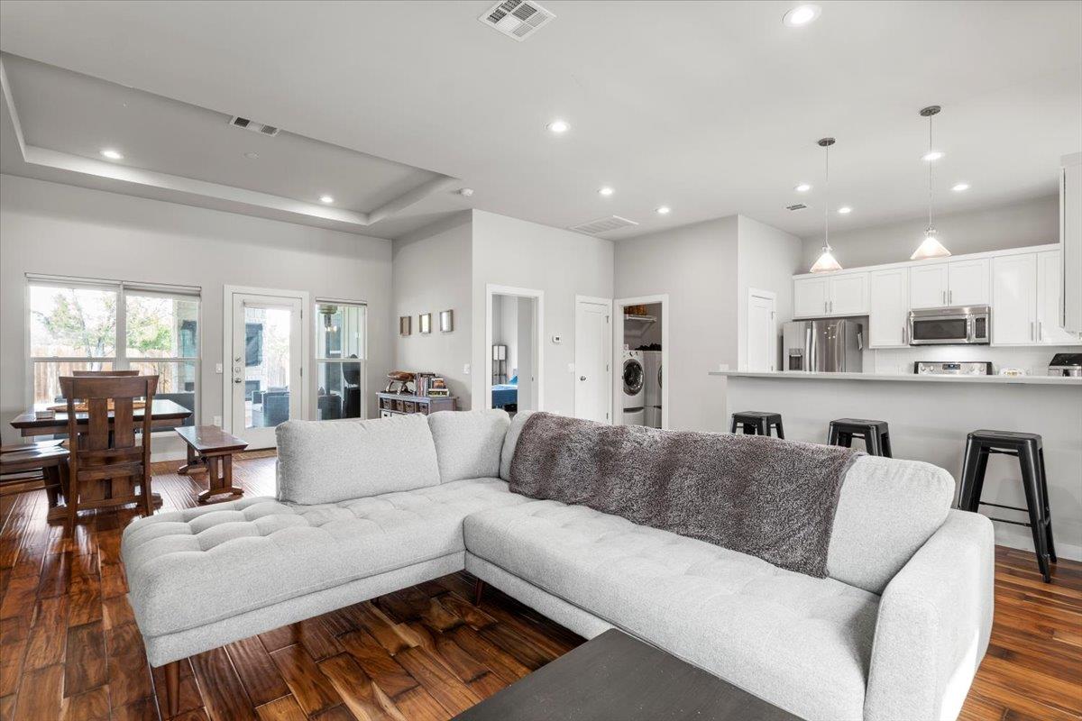 15202 CAVALIER CANYON, Lakeway, TX 78734