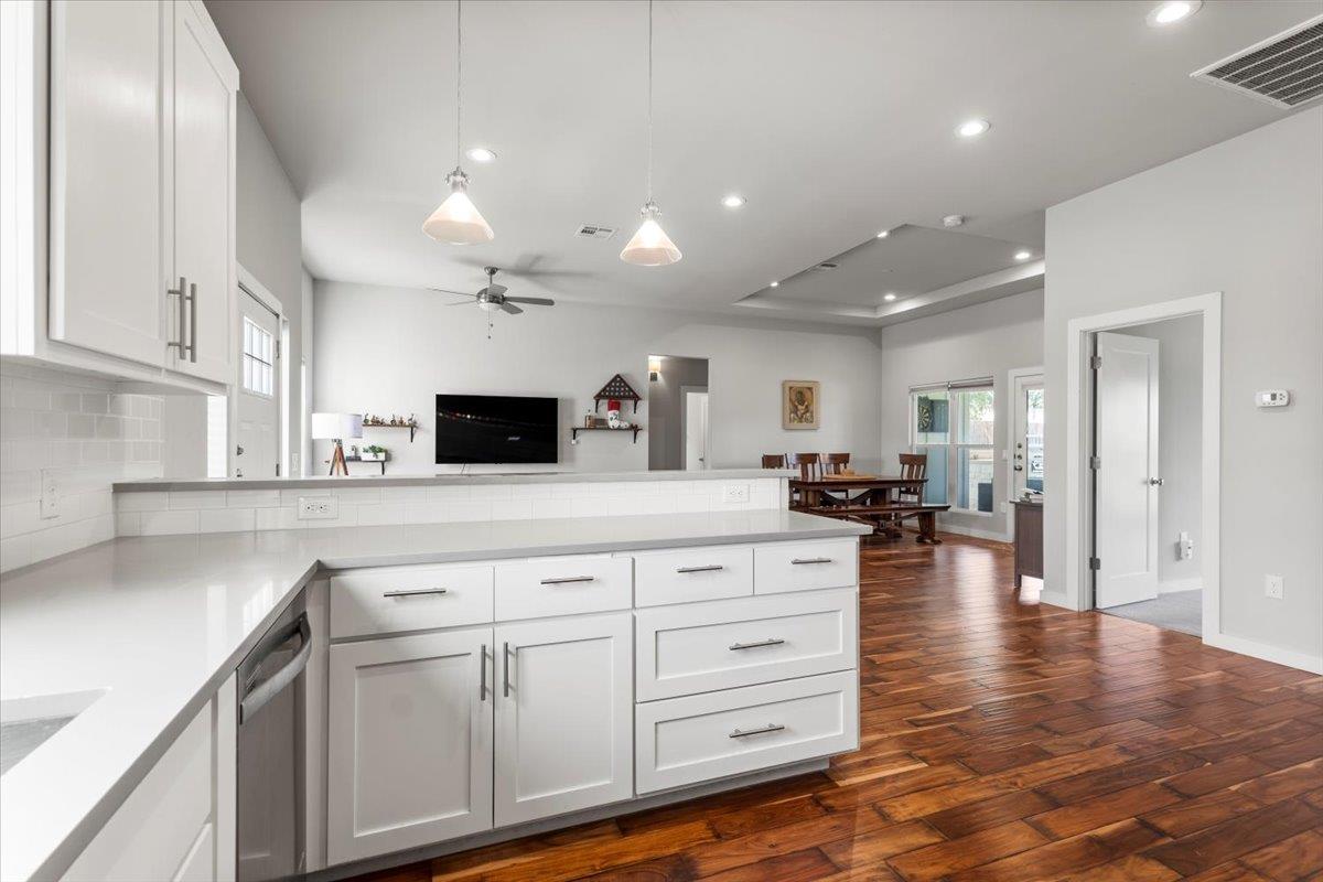 15202 CAVALIER CANYON, Lakeway, TX 78734