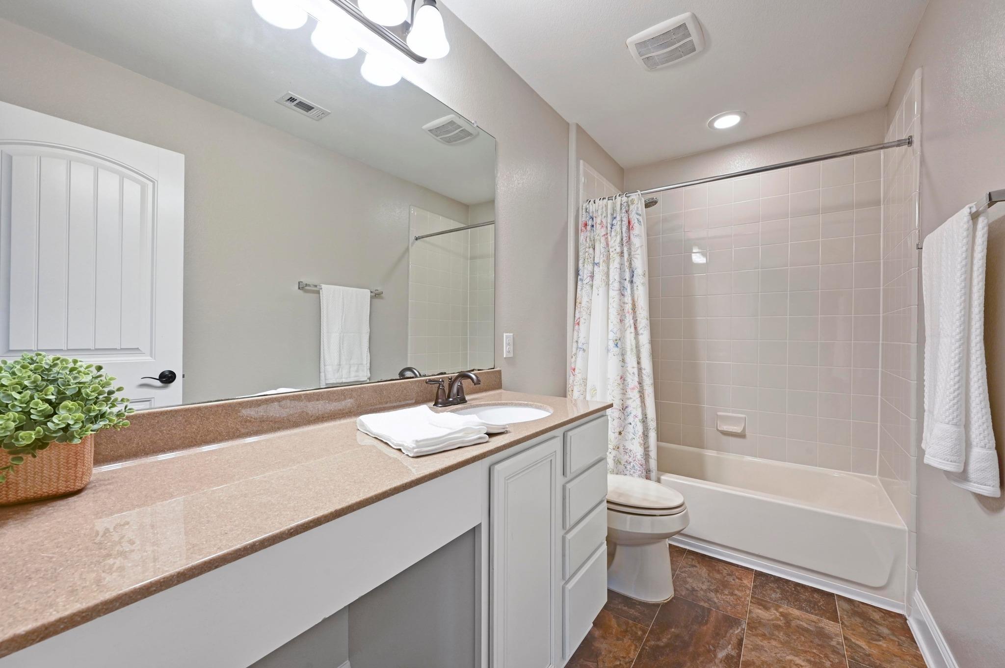 130 Wisteria Ct, Kyle, TX 78640