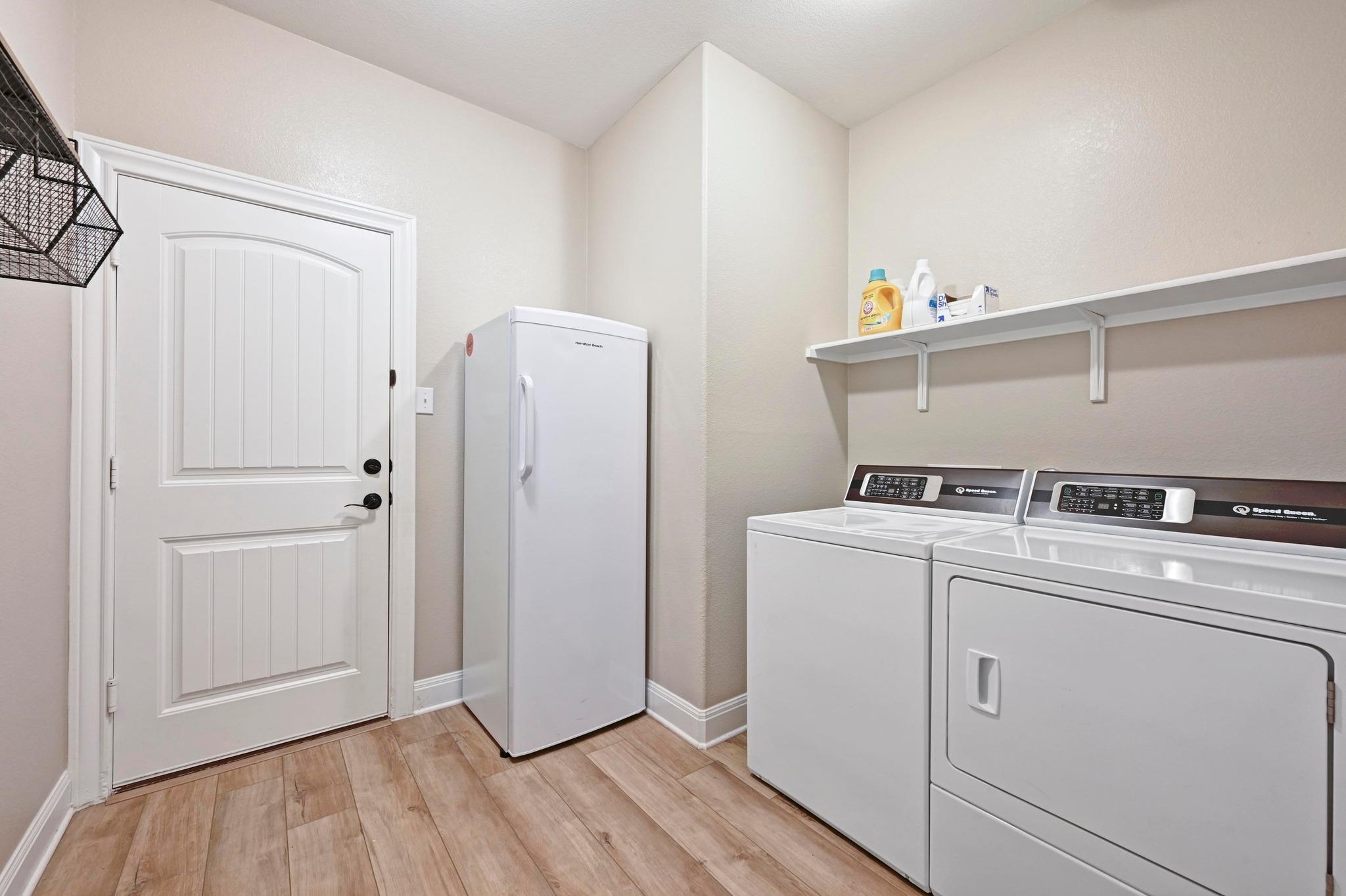 130 Wisteria Ct, Kyle, TX 78640