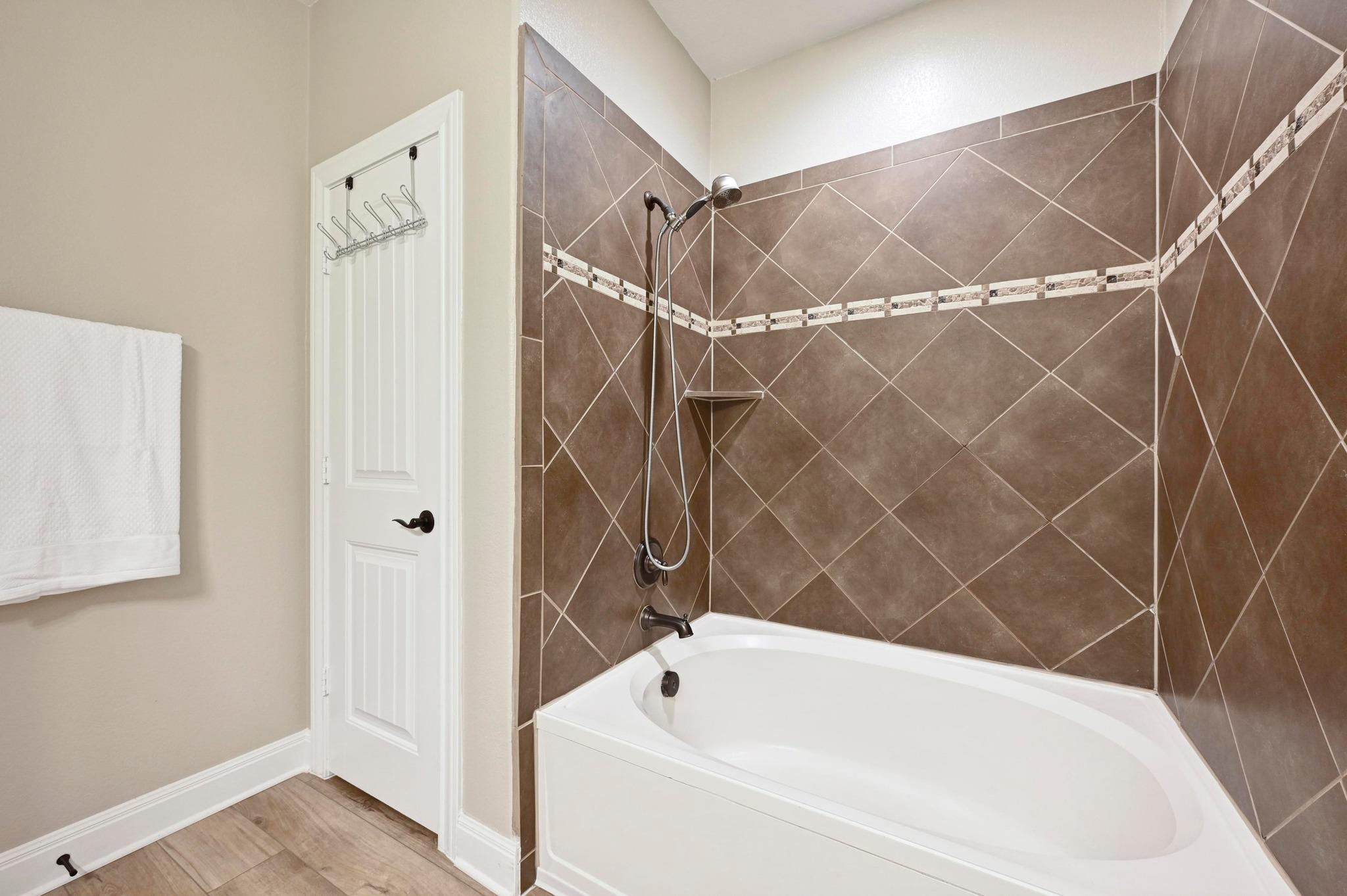 130 Wisteria Ct, Kyle, TX 78640