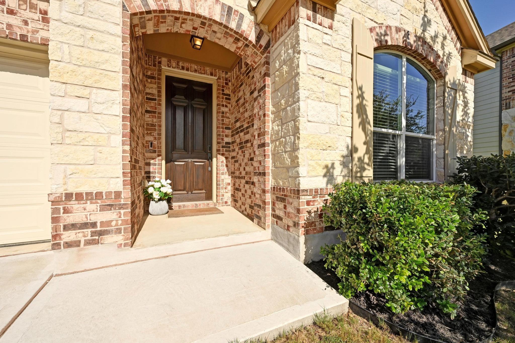 130 Wisteria Ct, Kyle, TX 78640
