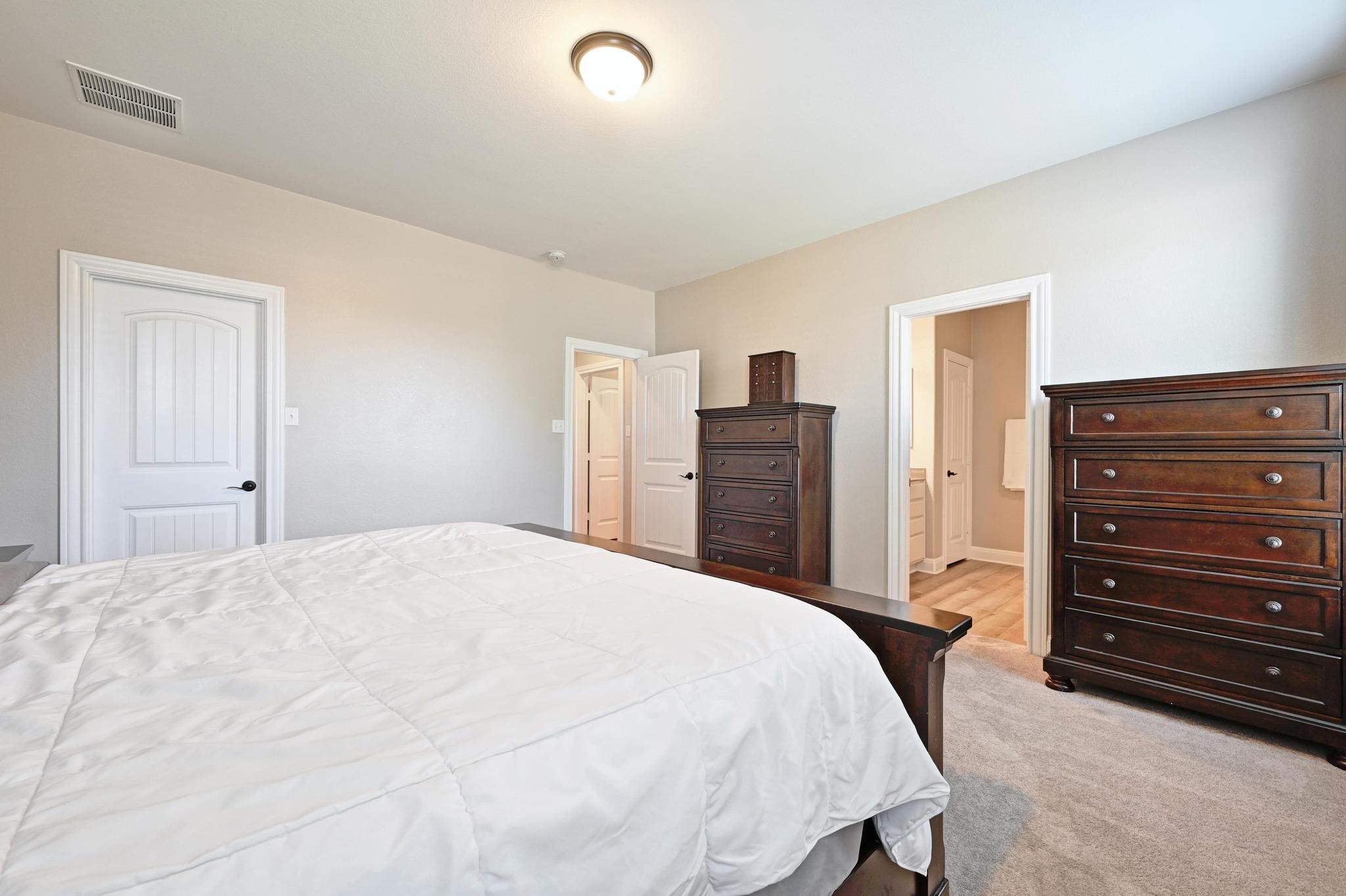 130 Wisteria Ct, Kyle, TX 78640