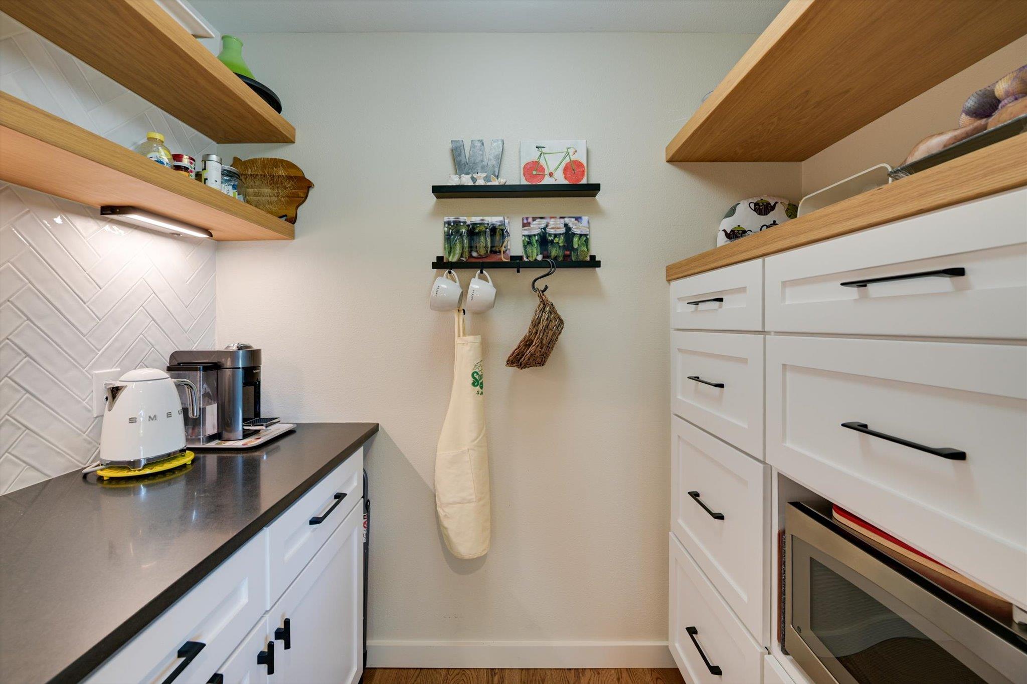 24240 Spur Trl, Spicewood, TX 78669
