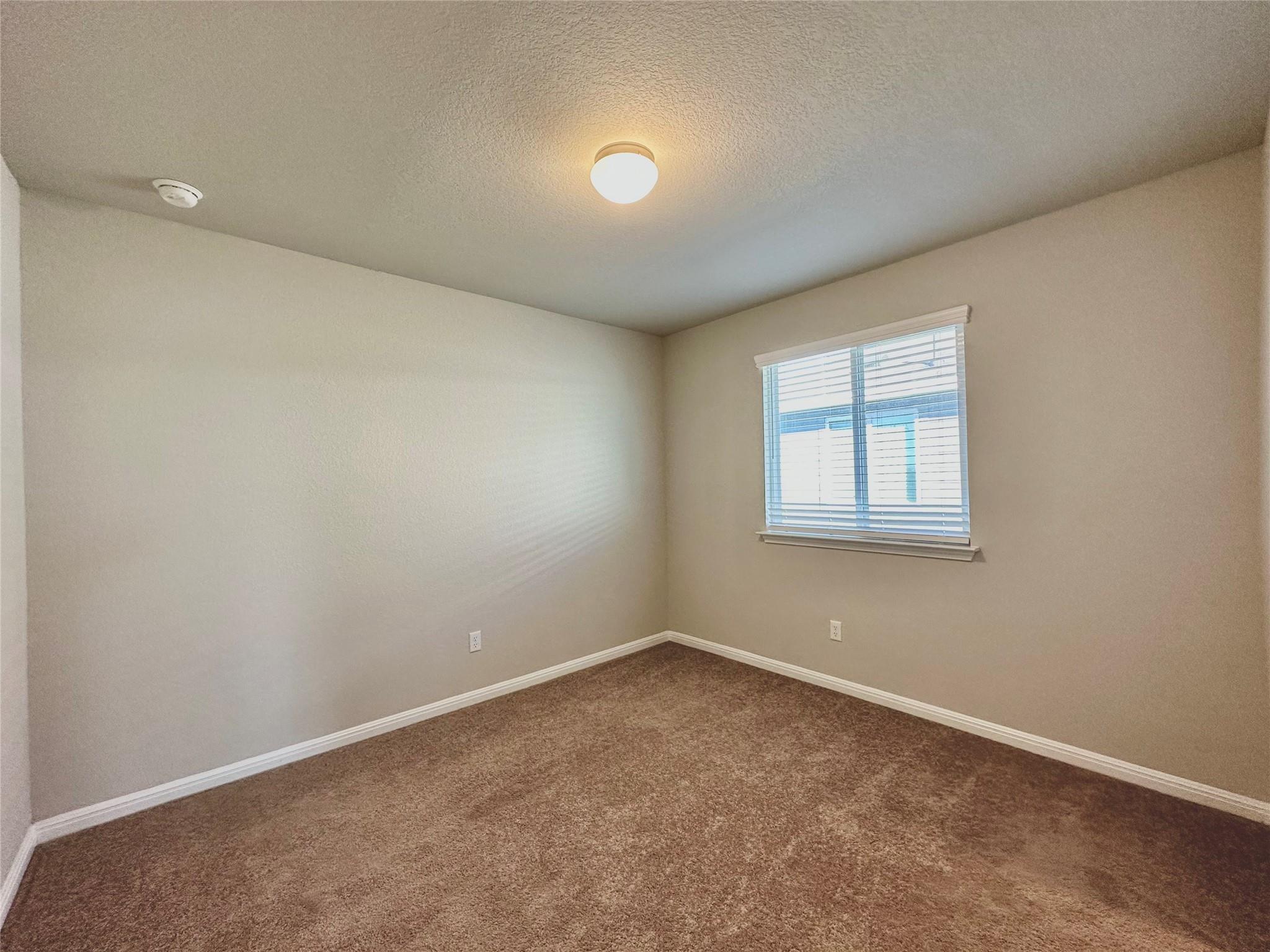 213 Bent Creek Dr, Hutto, TX 78634