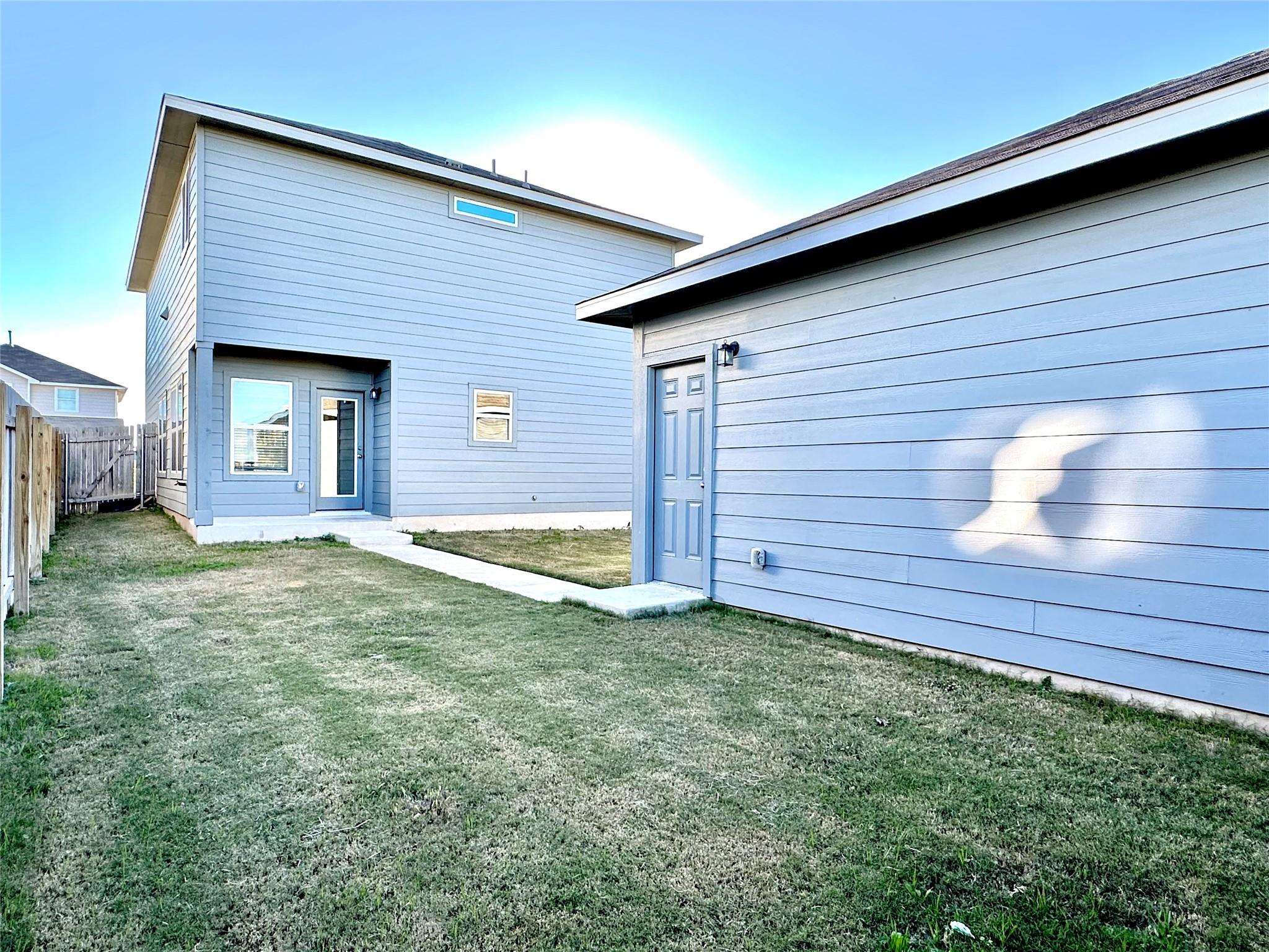 213 Bent Creek Dr, Hutto, TX 78634