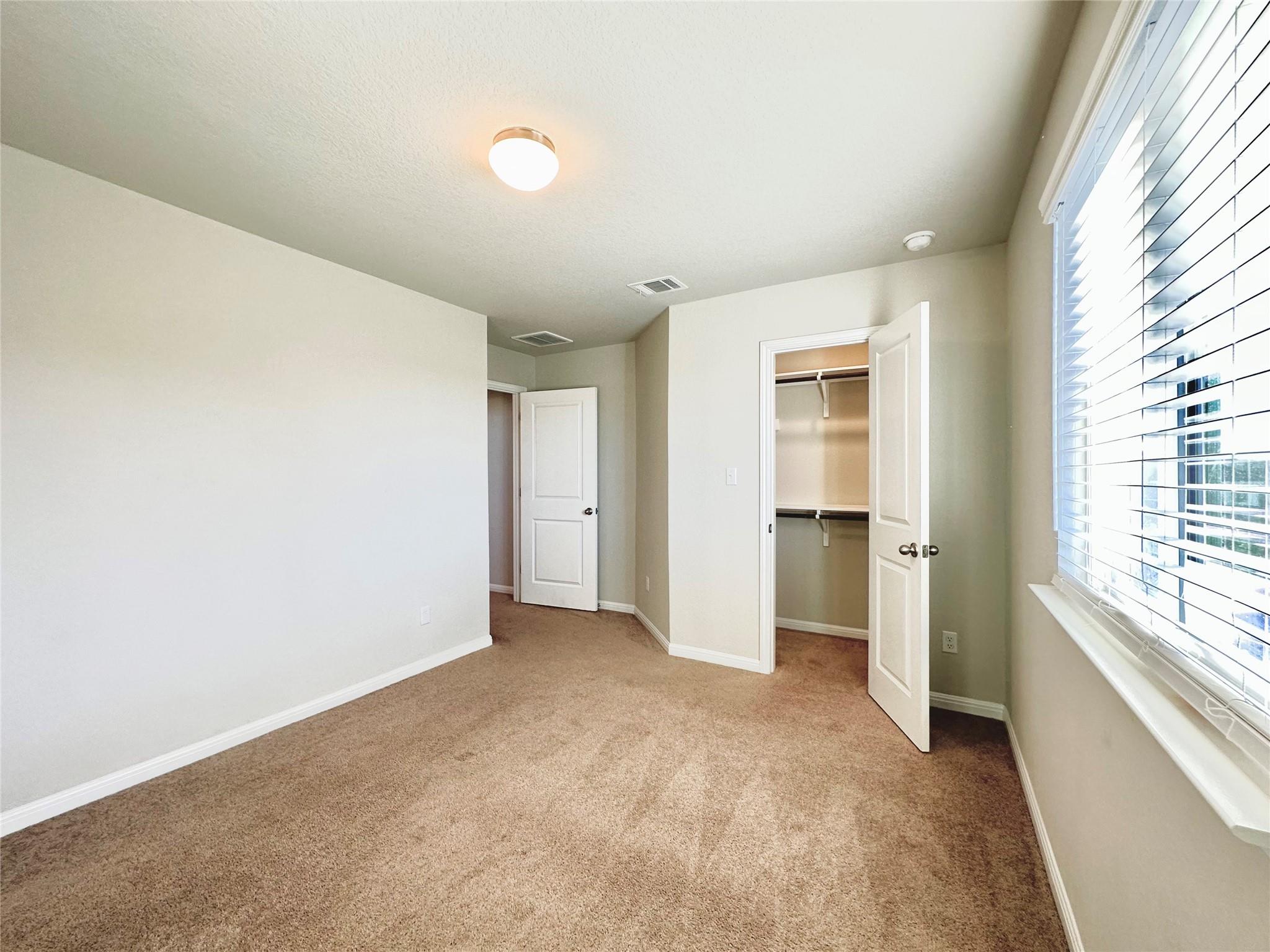 213 Bent Creek Dr, Hutto, TX 78634