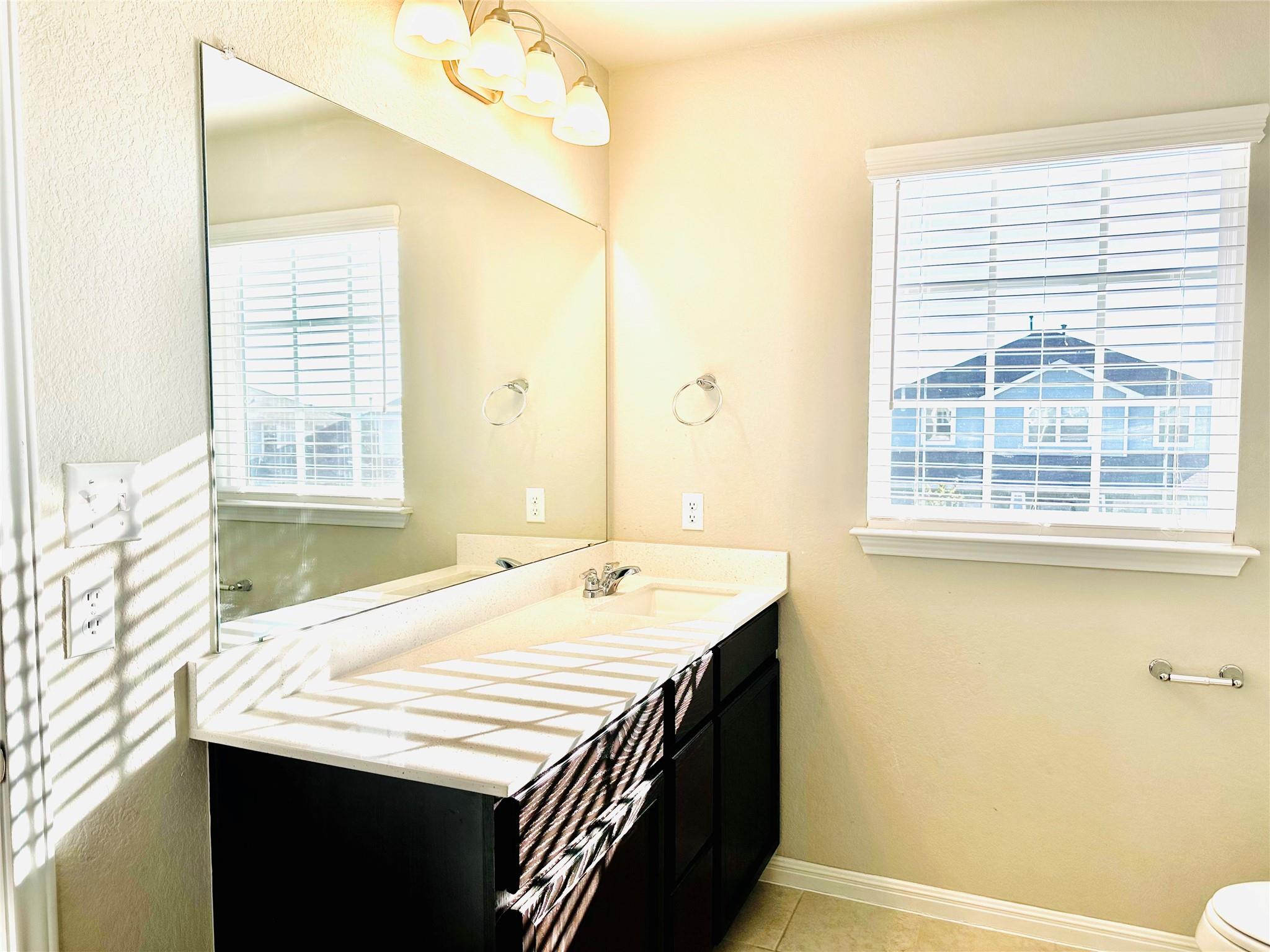 213 Bent Creek Dr, Hutto, TX 78634