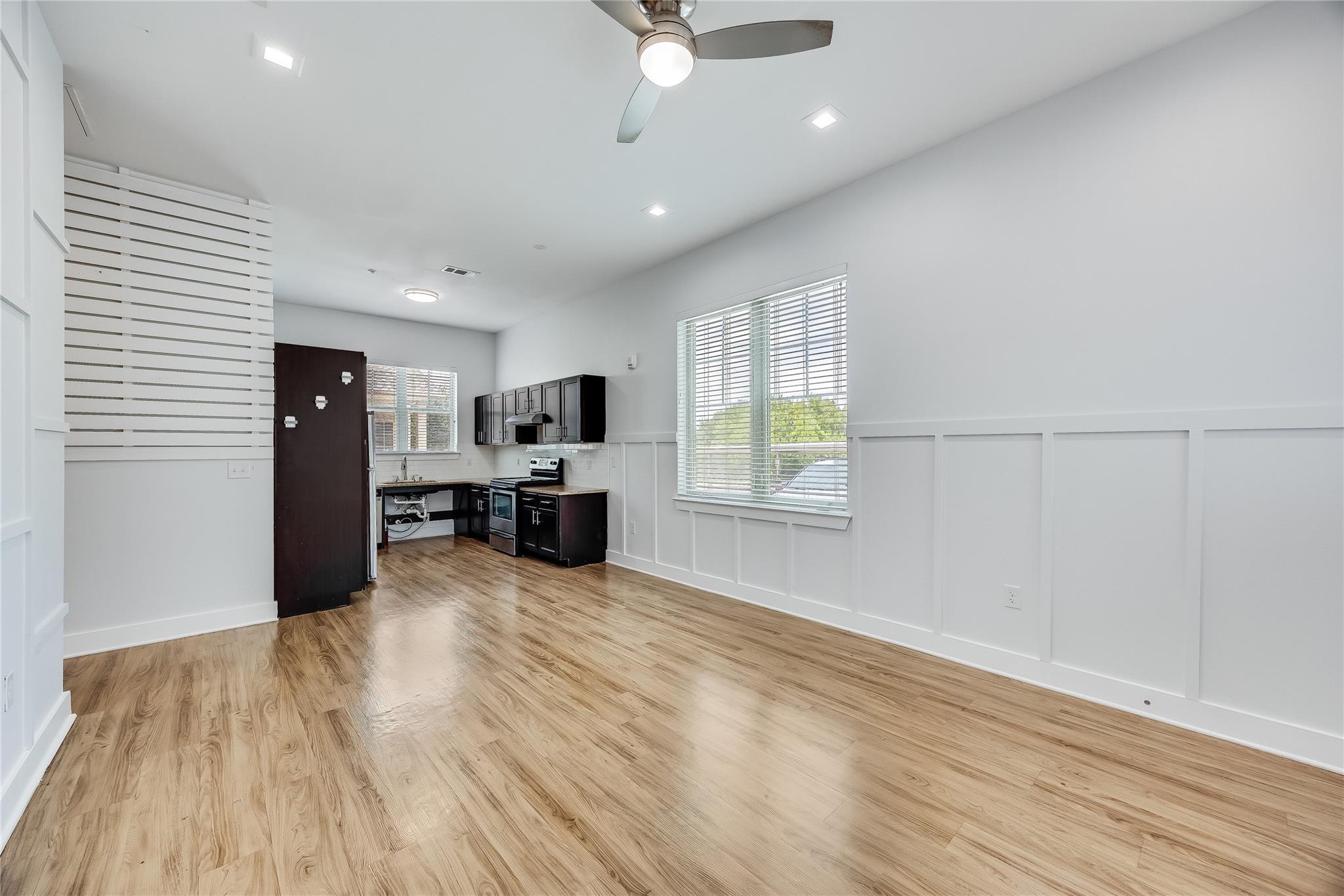 2400 Louis Henna Blvd # 201, Round Rock, TX 78664
