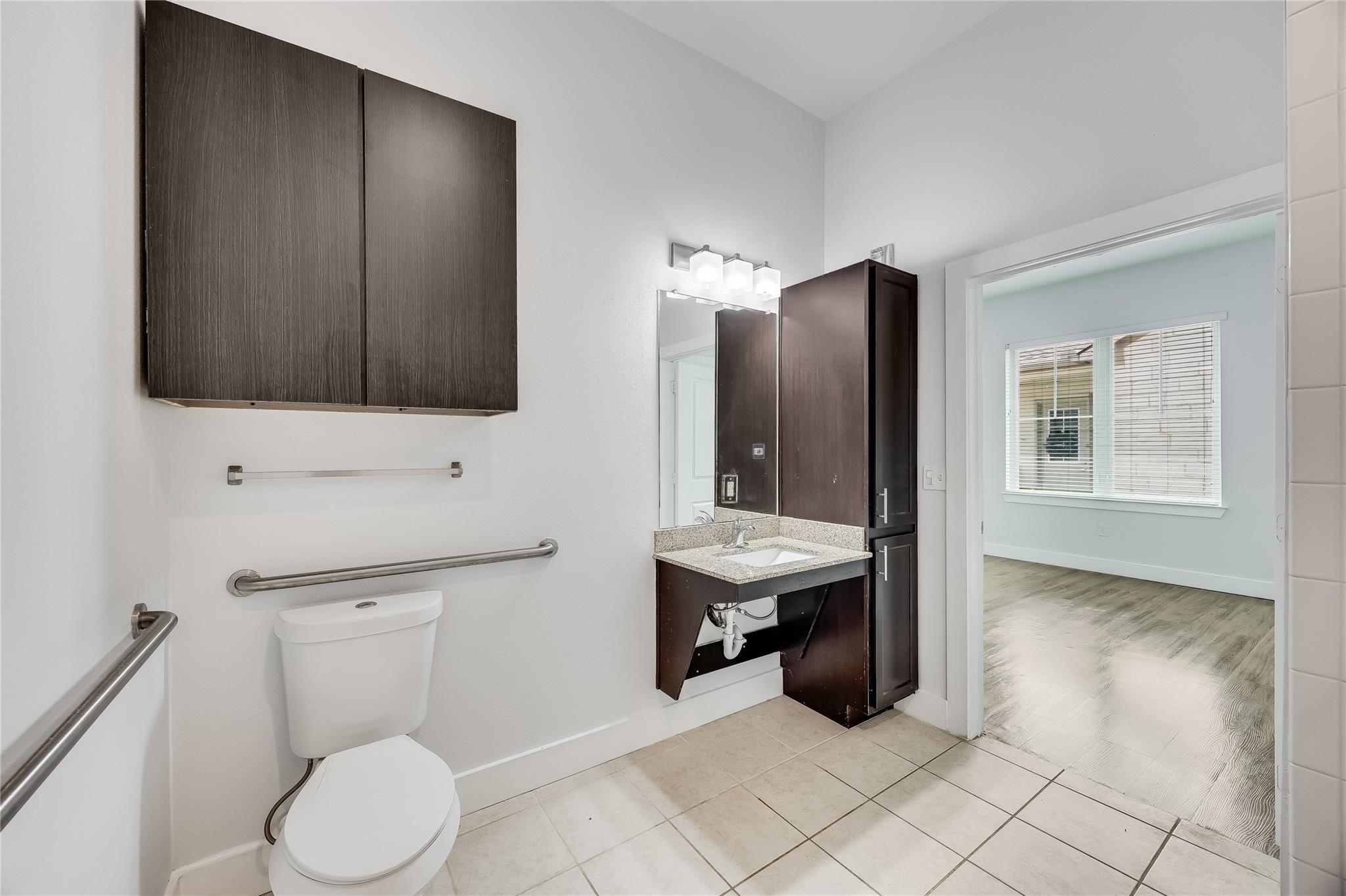 2400 Louis Henna Blvd # 201, Round Rock, TX 78664