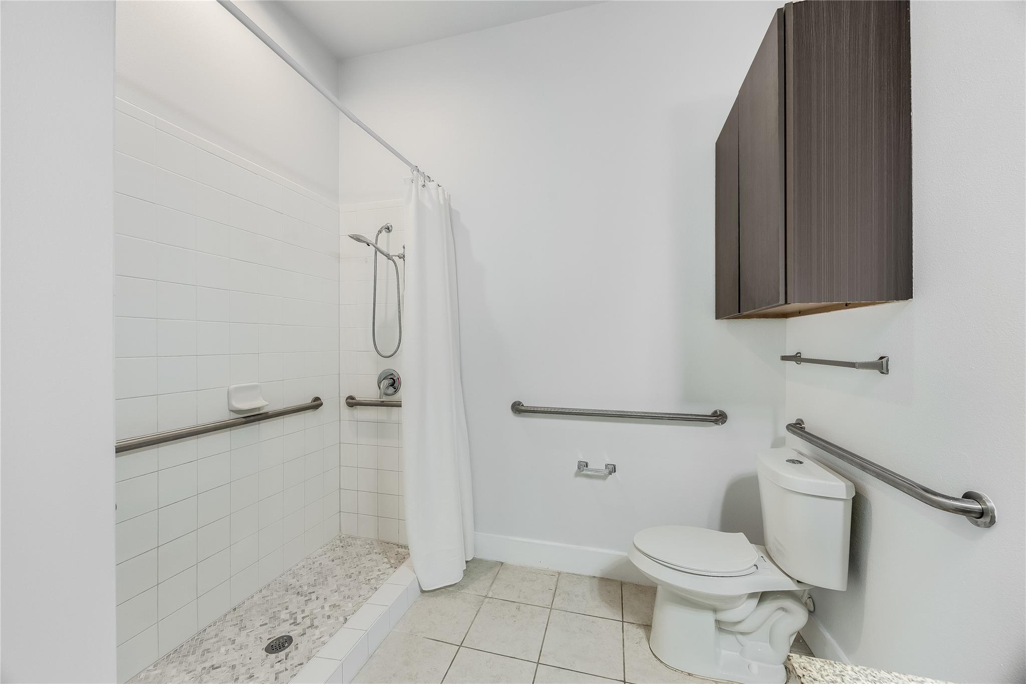 2400 Louis Henna Blvd # 201, Round Rock, TX 78664