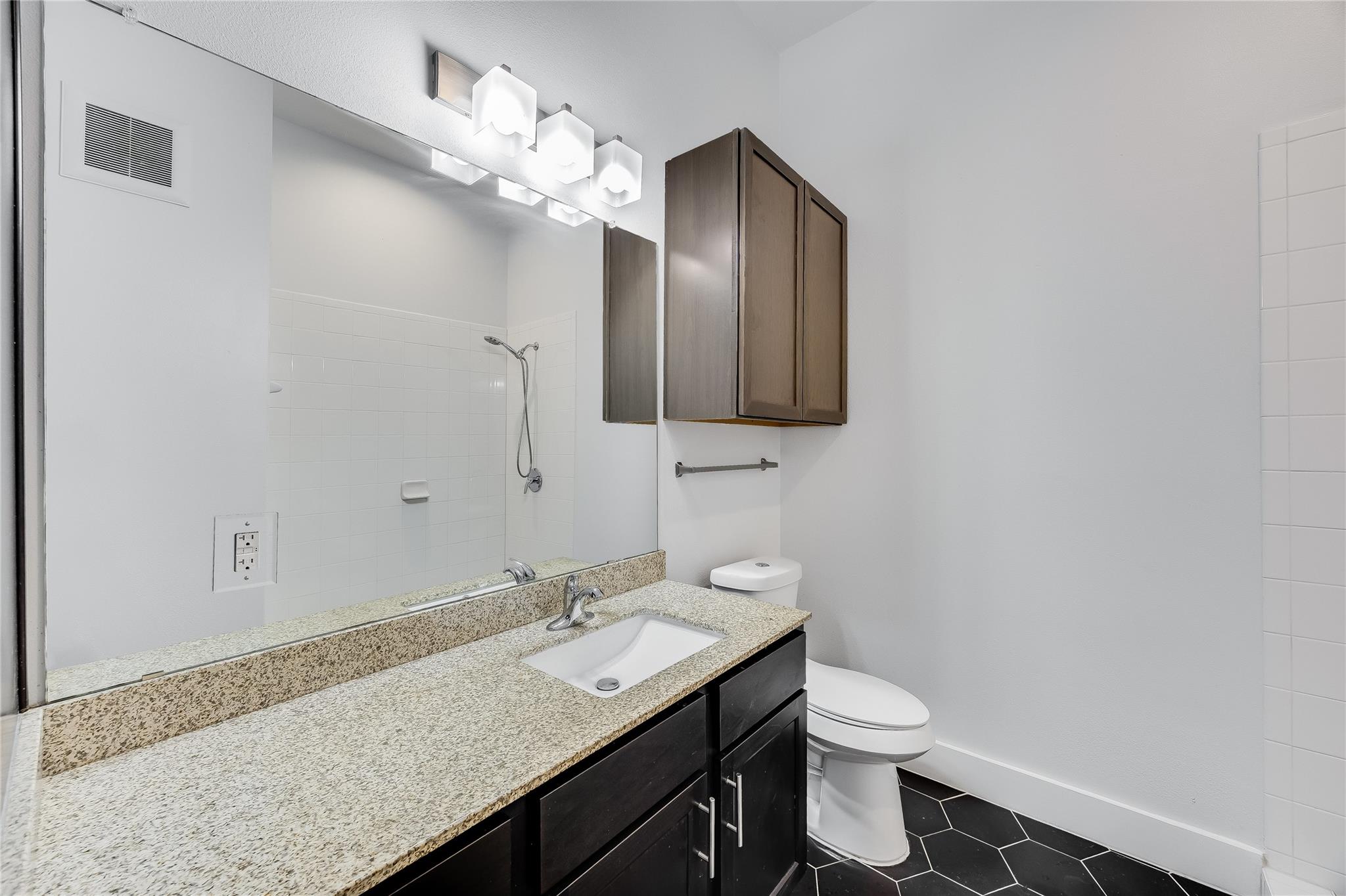 2400 Louis Henna Blvd # 201, Round Rock, TX 78664