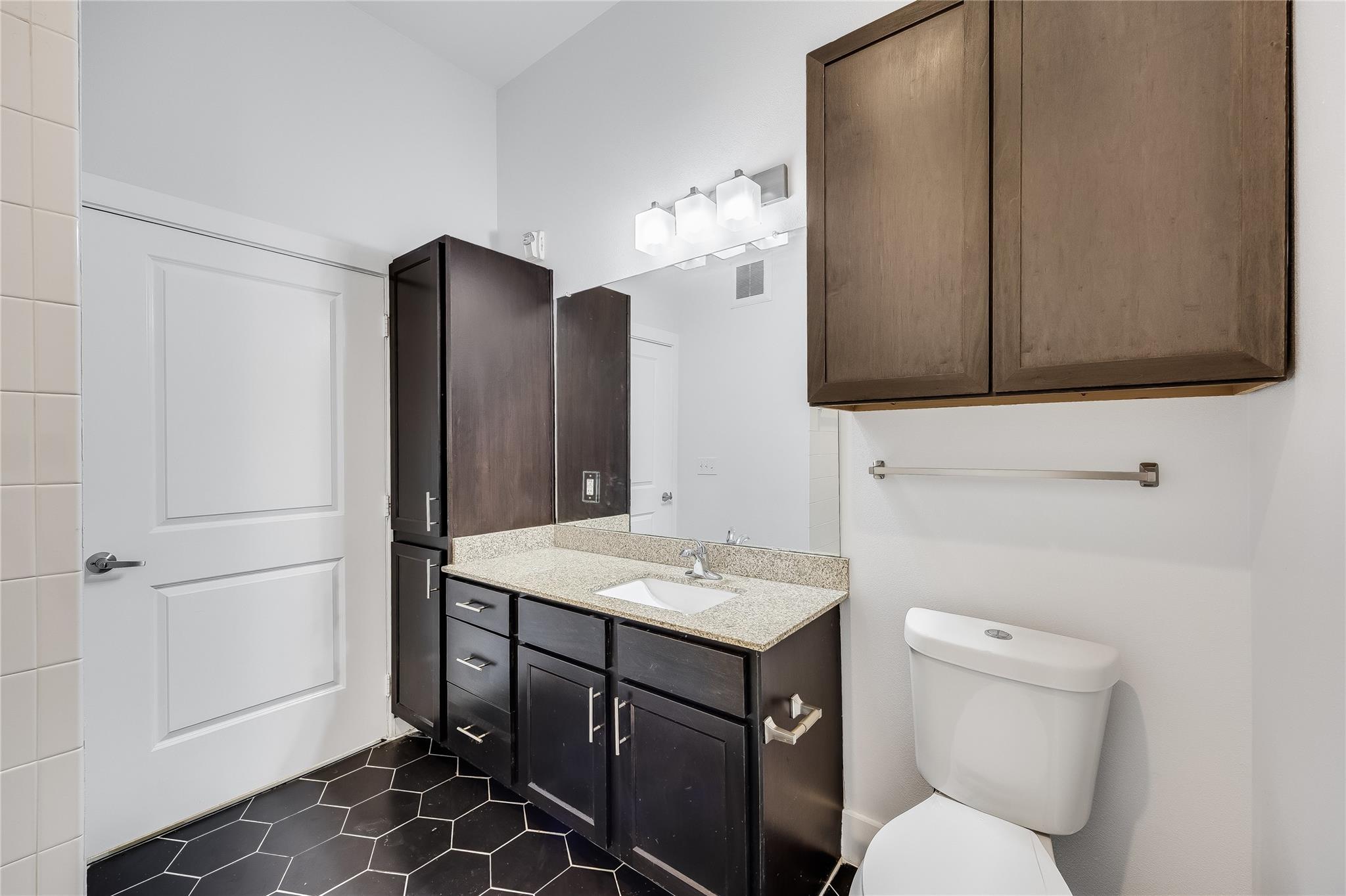 2400 Louis Henna Blvd # 201, Round Rock, TX 78664