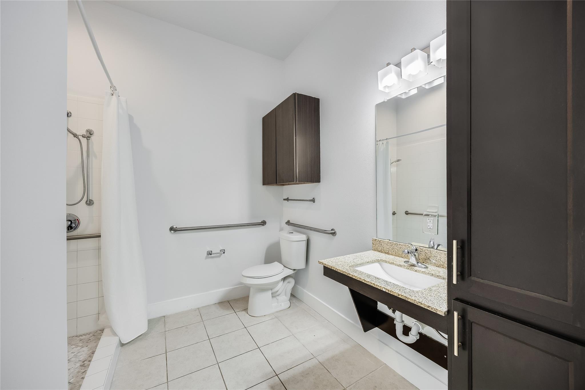 2400 Louis Henna Blvd # 201, Round Rock, TX 78664