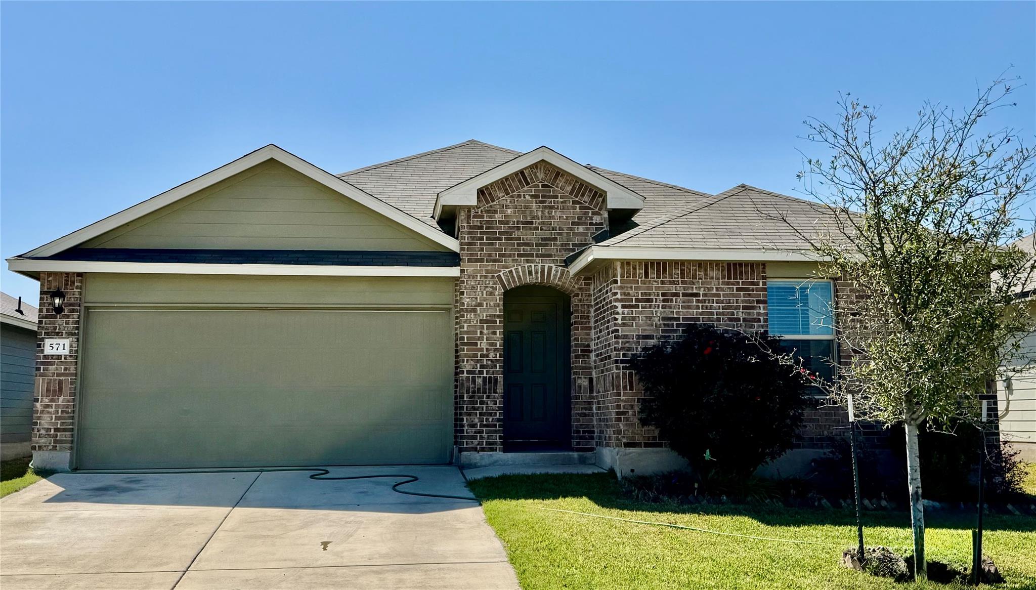 571 Taggart Trl, Jarrell, TX 76537