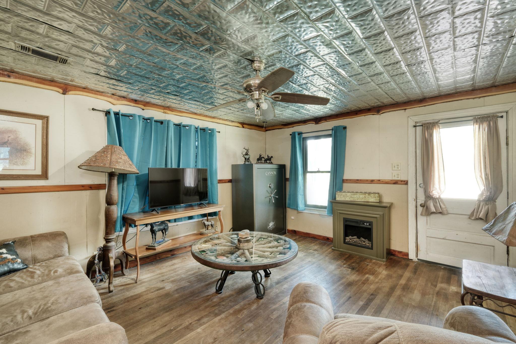 1032 County Road 340, Burnet, TX 78611