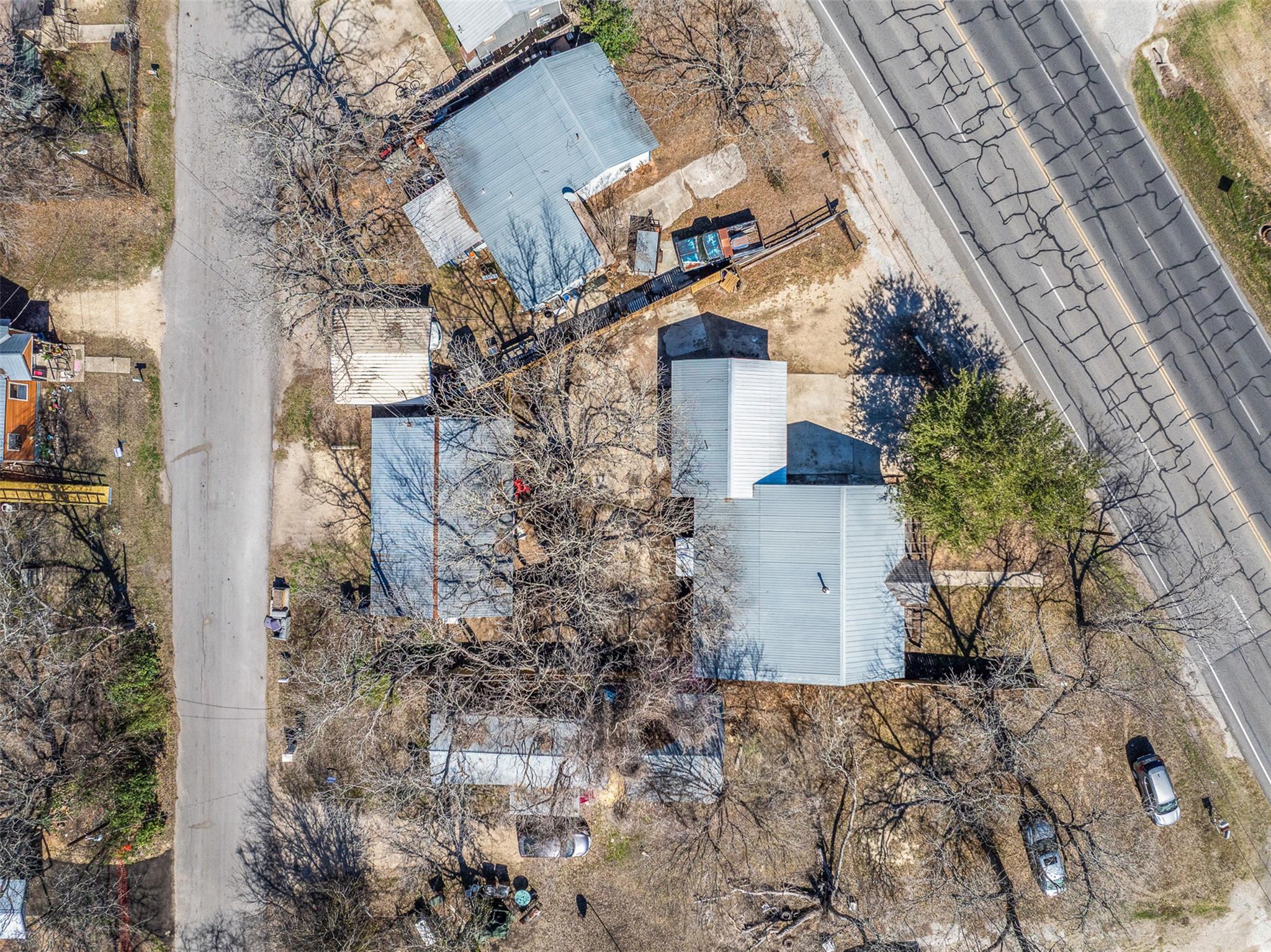 1013 N Colorado St, Lockhart, TX 78644