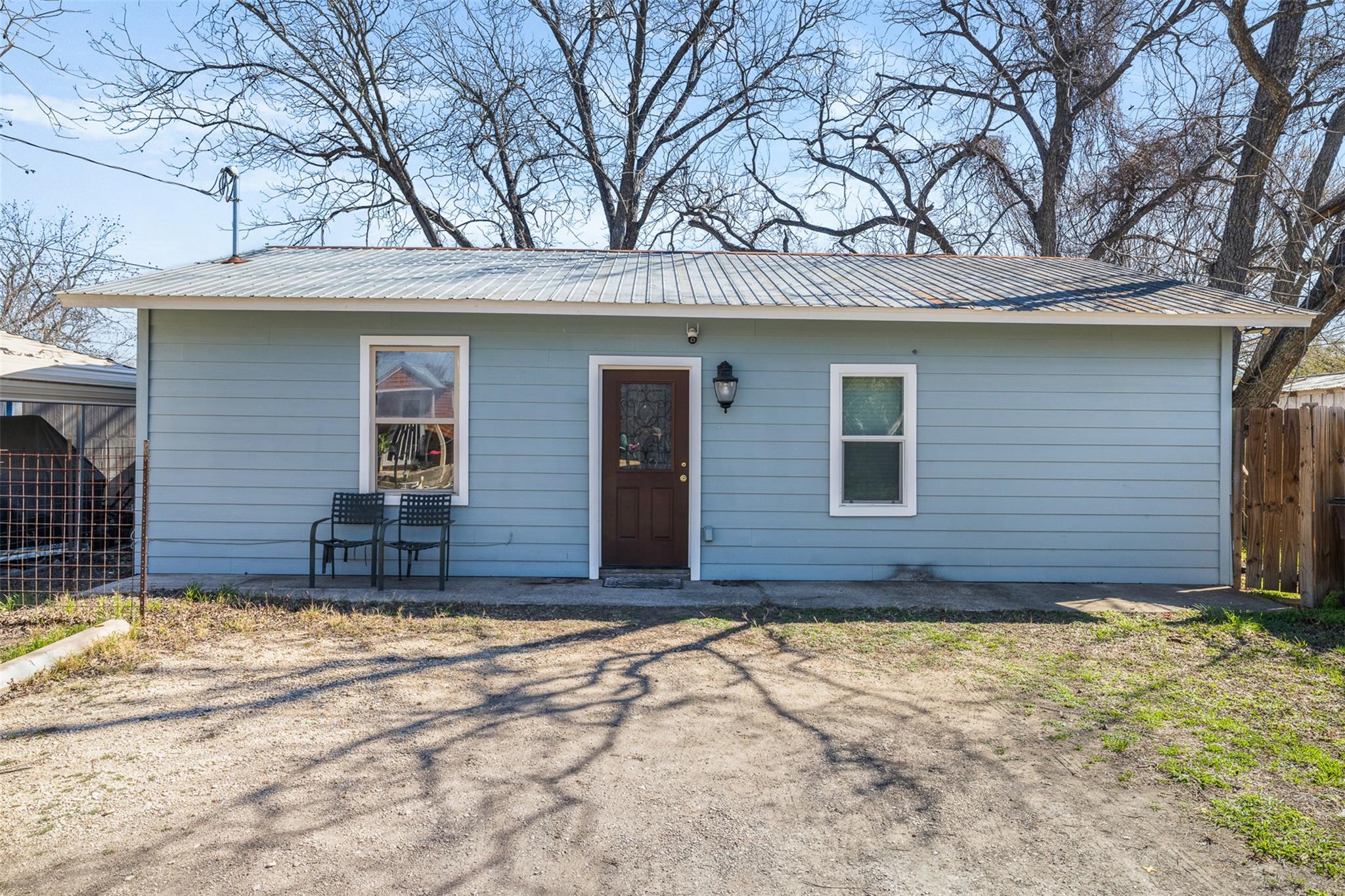 1013 N Colorado St, Lockhart, TX 78644