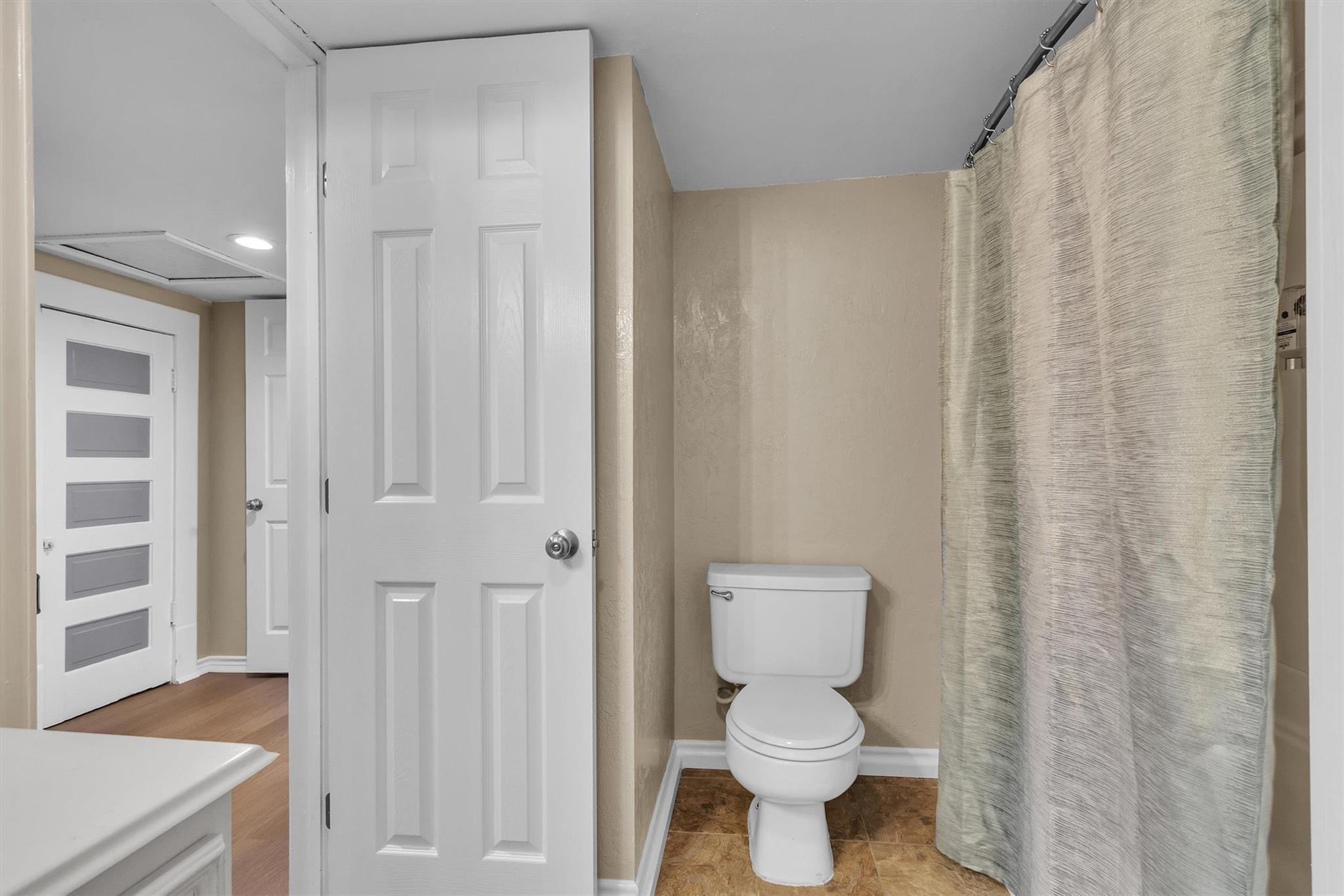 262 W Richmond St, Giddings, TX 78942