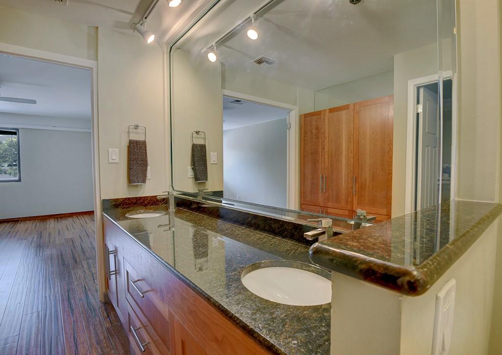 40 N Interstate 35 Expy # 2C2, Austin, TX 78701