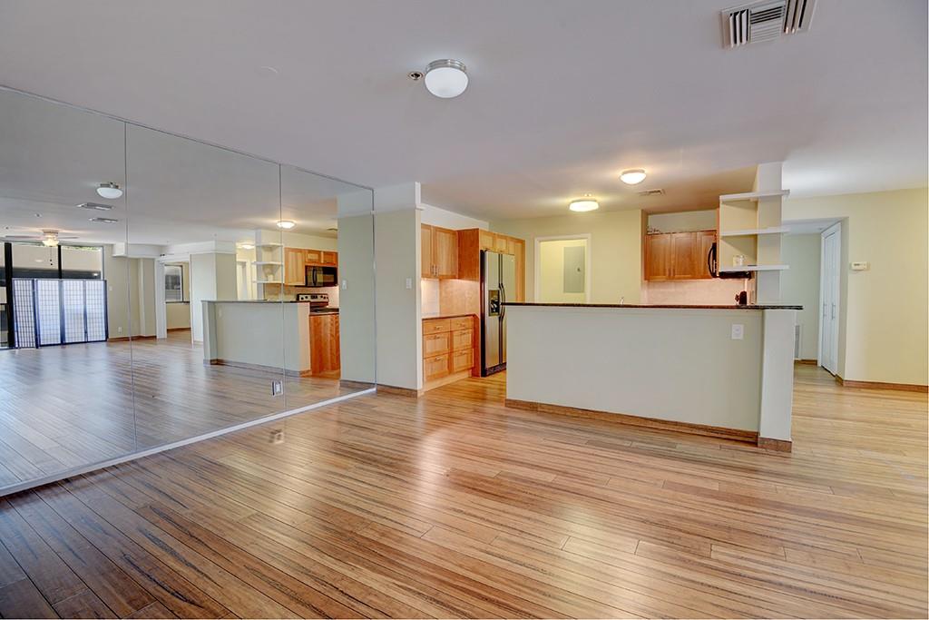 40 N Interstate 35 Expy # 2C2, Austin, TX 78701