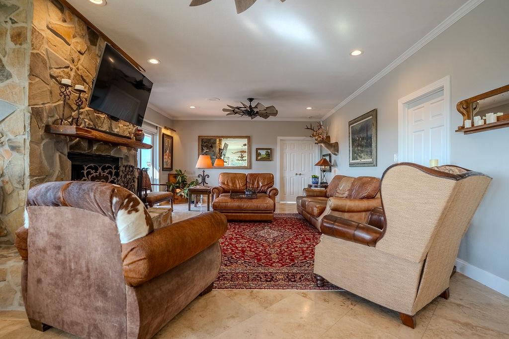 1950 Estrellita Ranch Rd, Canyon Lake, TX 78133
