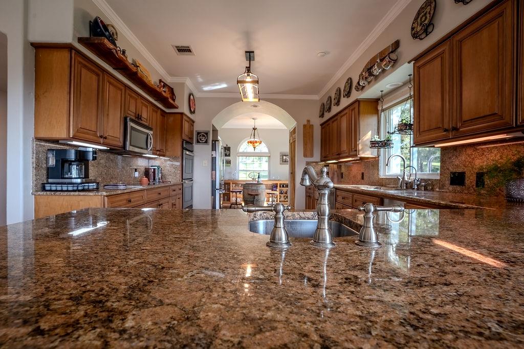 1950 Estrellita Ranch Rd, Canyon Lake, TX 78133
