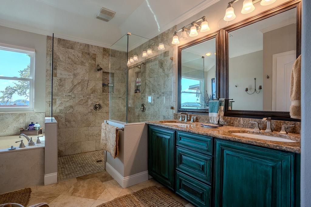 1950 Estrellita Ranch Rd, Canyon Lake, TX 78133