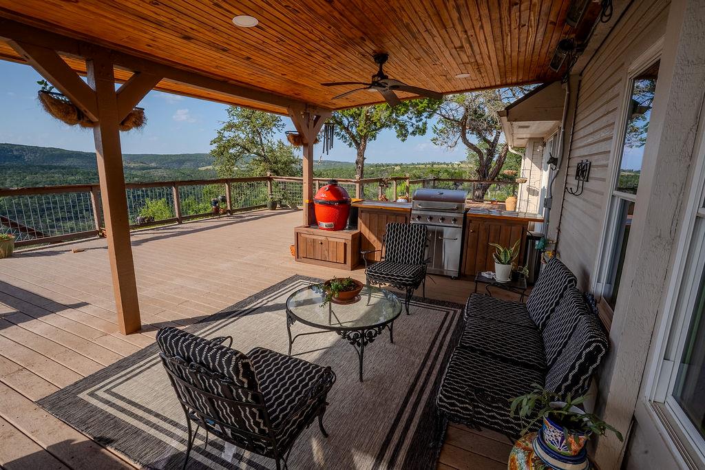 1950 Estrellita Ranch Rd, Canyon Lake, TX 78133