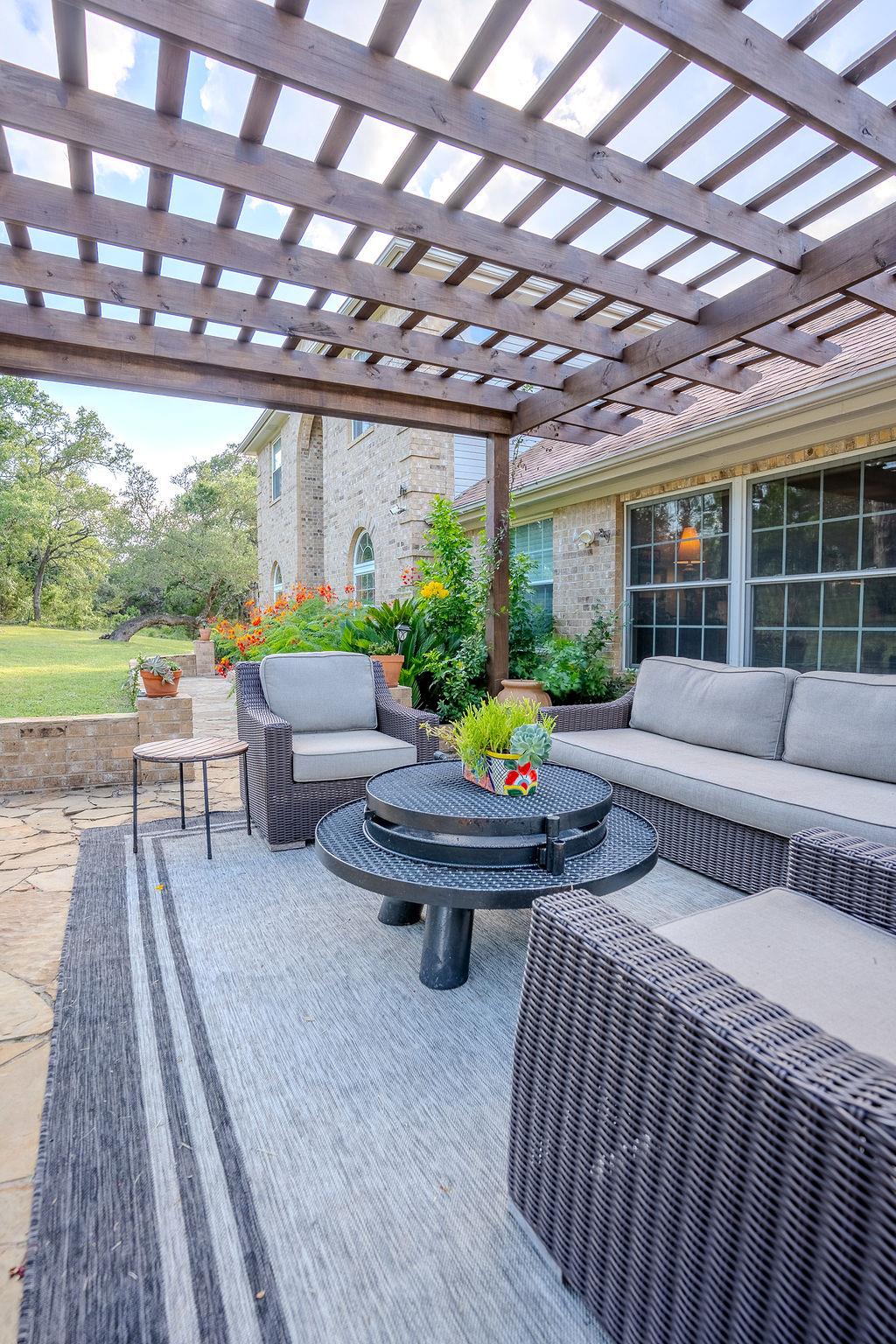 1950 Estrellita Ranch Rd, Canyon Lake, TX 78133