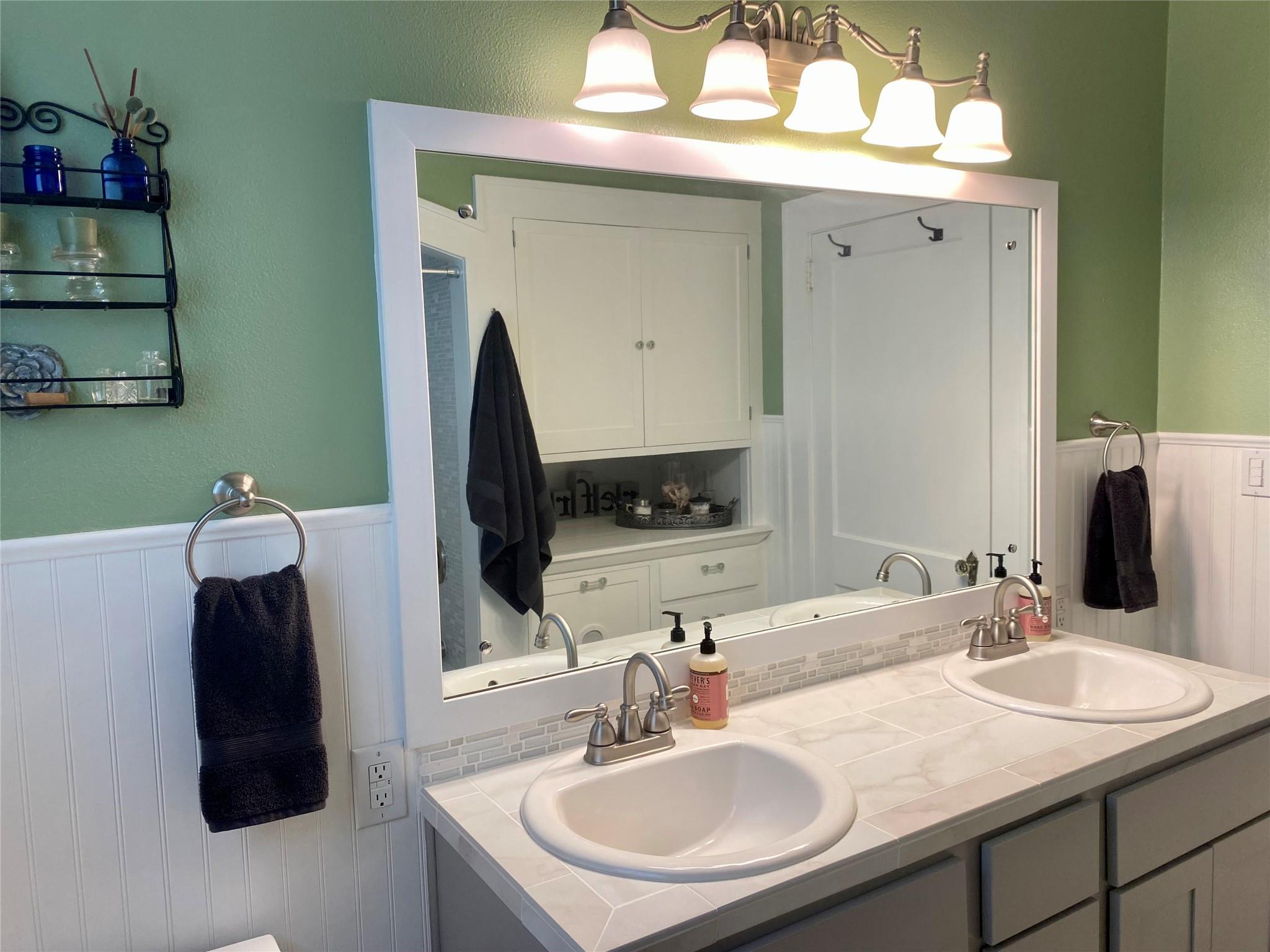 592 E Hempstead, Giddings, TX 78942