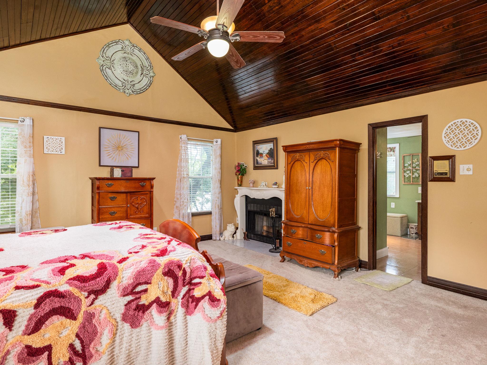 1065 Private Road 7041, Elgin, TX 78621