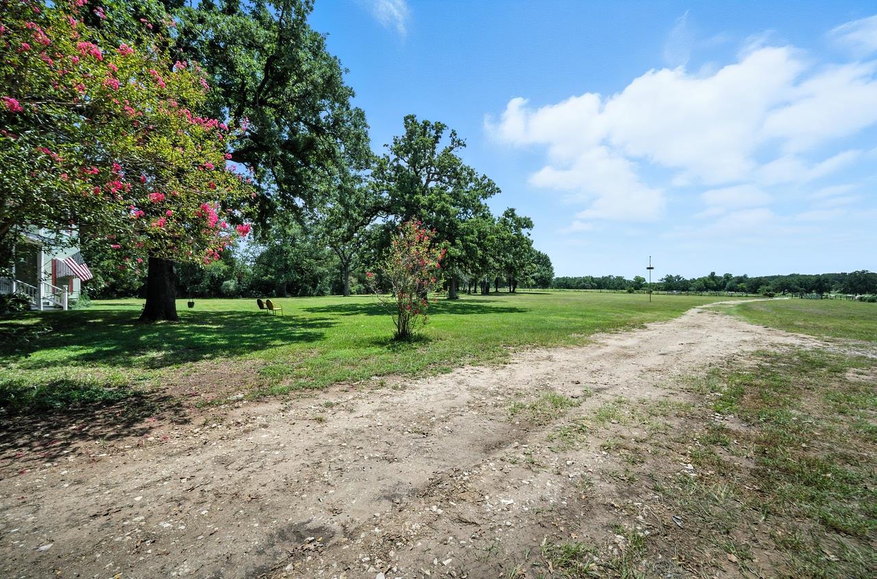 1065 Private Road 7041, Elgin, TX 78621