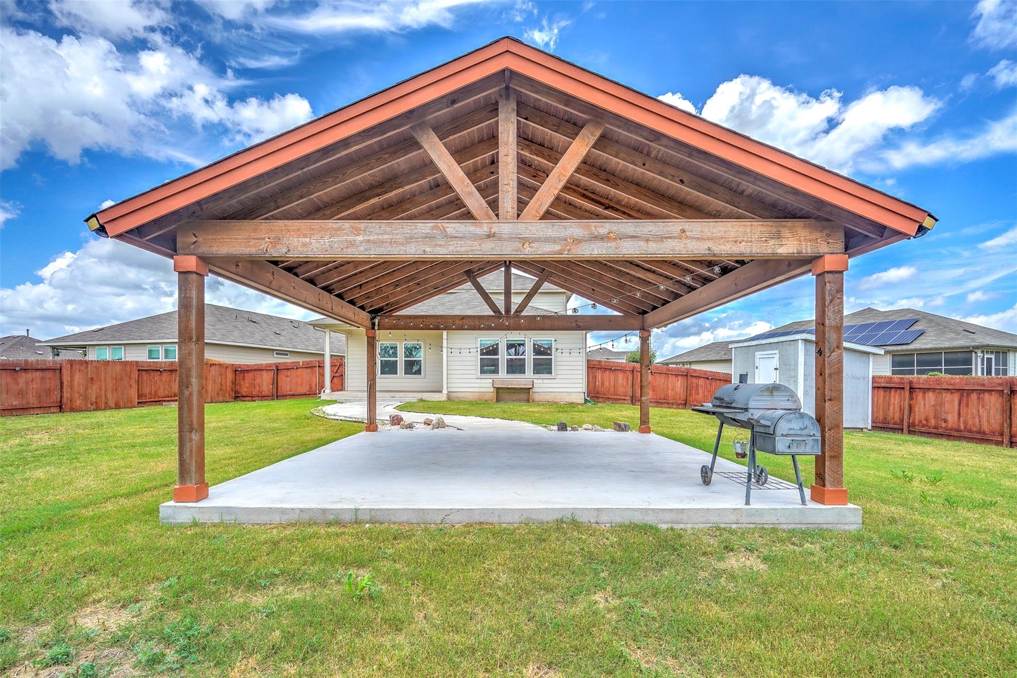 521 Mossy Rock Dr, Hutto, TX 78634