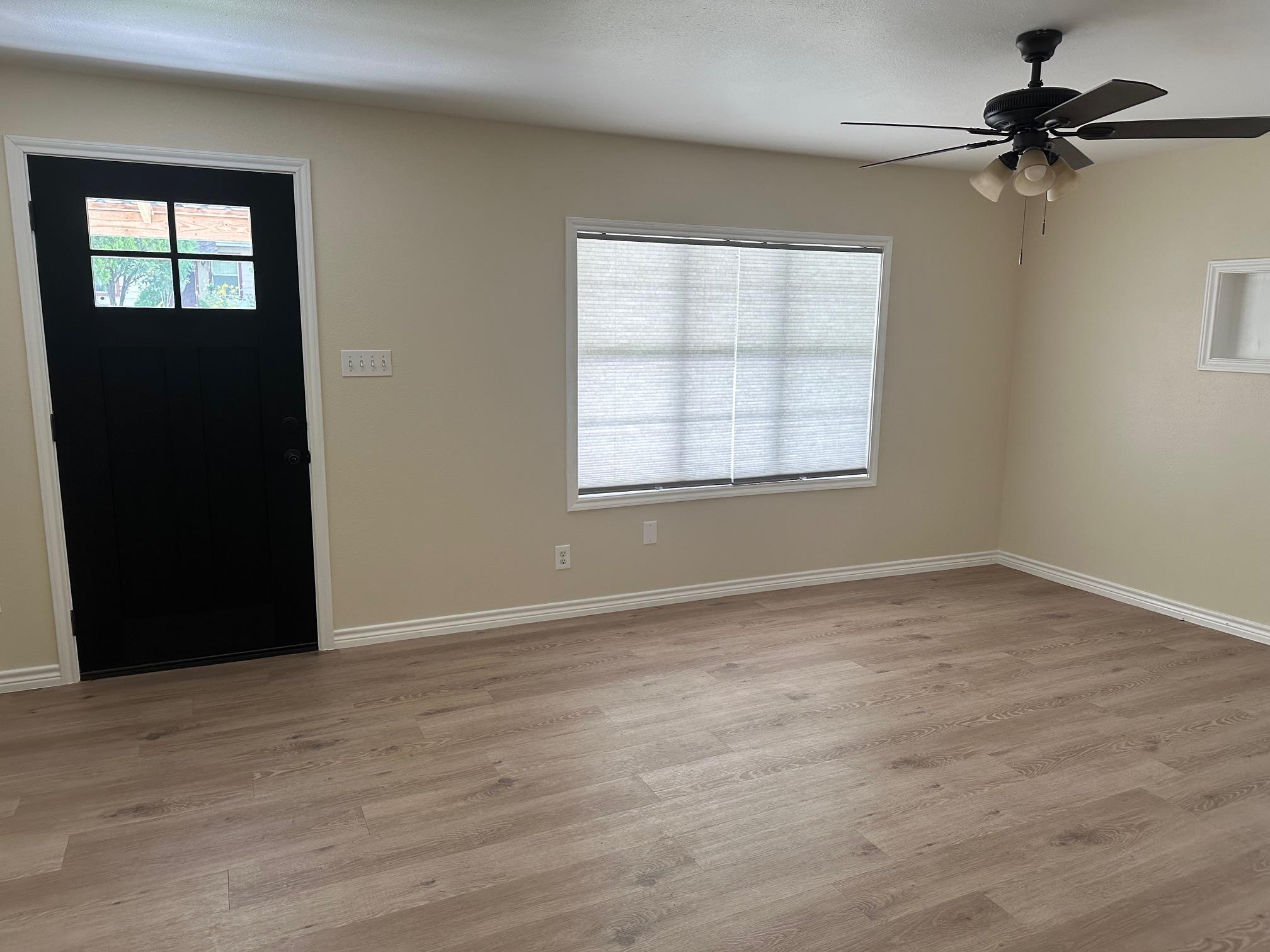 719 Eckel St, La Grange, TX 78945