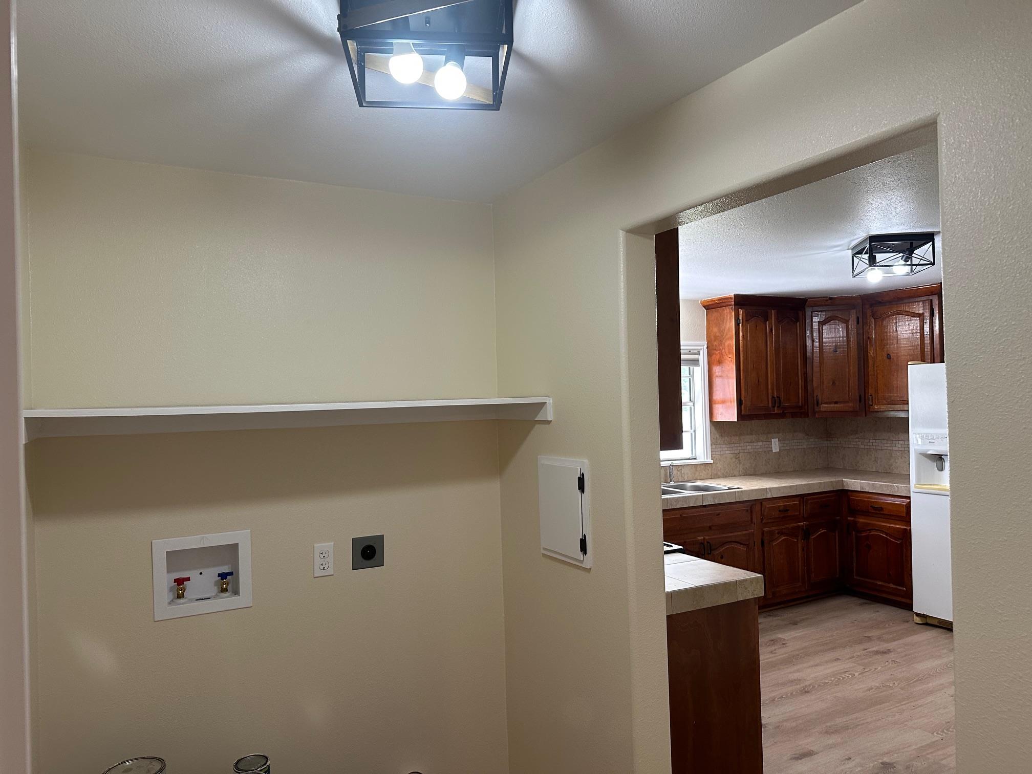 719 Eckel St, La Grange, TX 78945