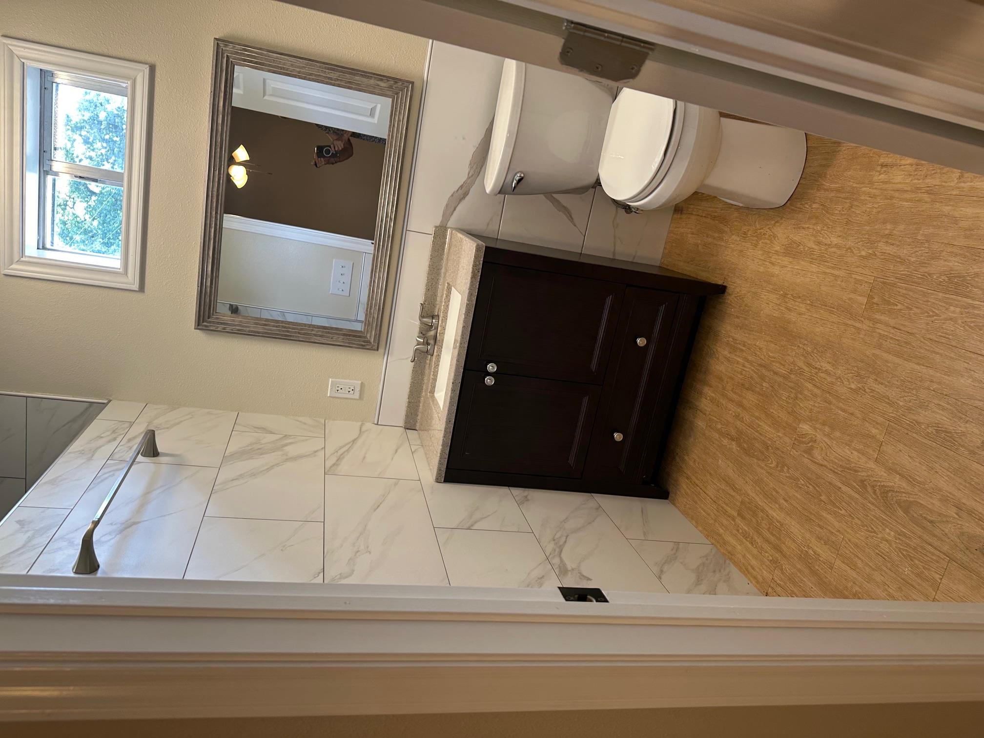 719 Eckel St, La Grange, TX 78945