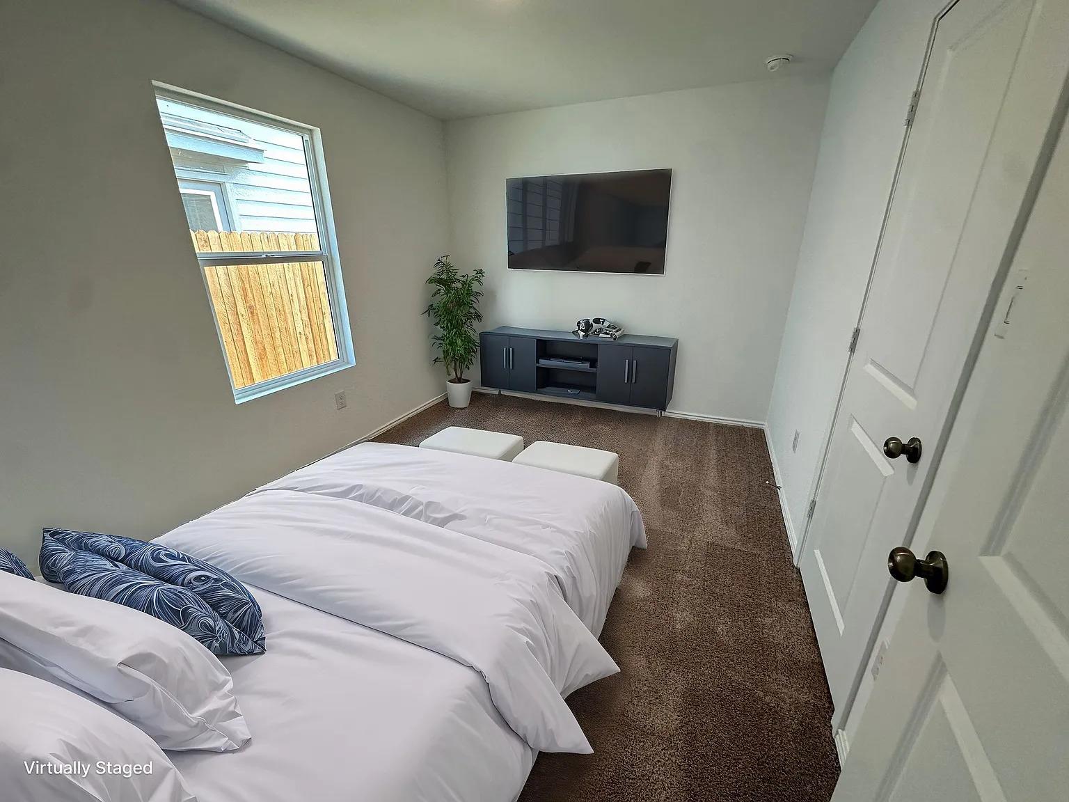 6926 Biotite Rdg, Elmendorf, TX 78112