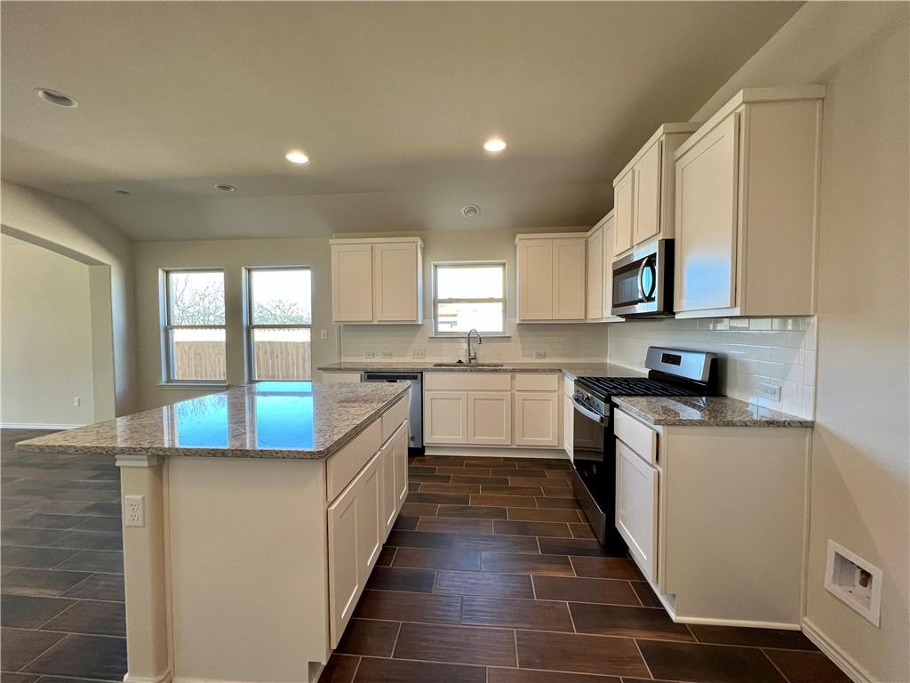 129 Blue Oak Blvd, San Marcos, TX 78666