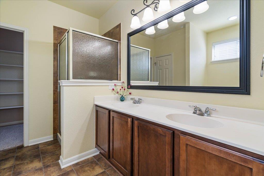 216 Lillie Robyn Ln, Buda, TX 78610