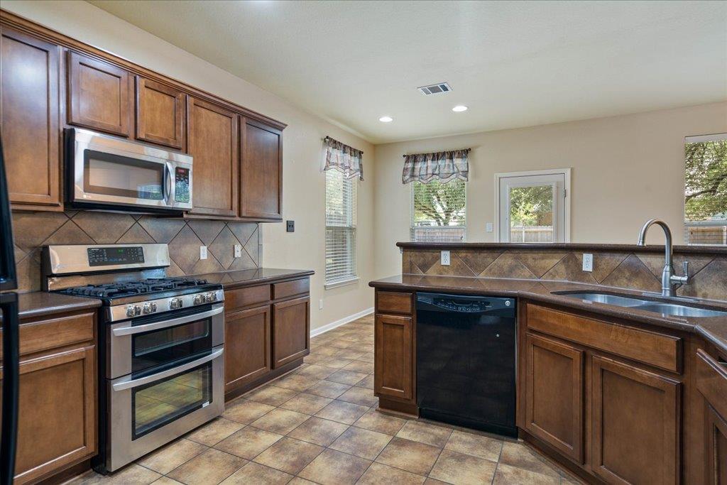 216 Lillie Robyn Ln, Buda, TX 78610