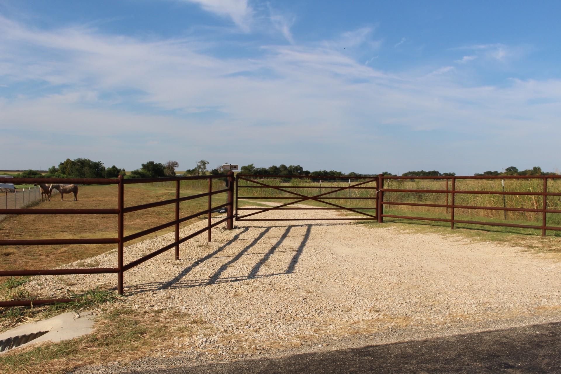 700 County Road 330 Rd, Granger, TX 76530