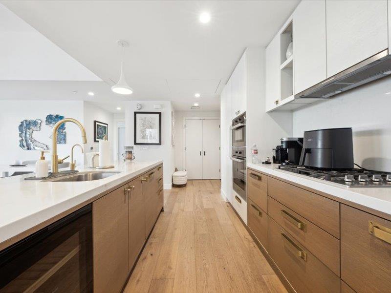 70 Rainey St # 2201, Austin, TX 78701
