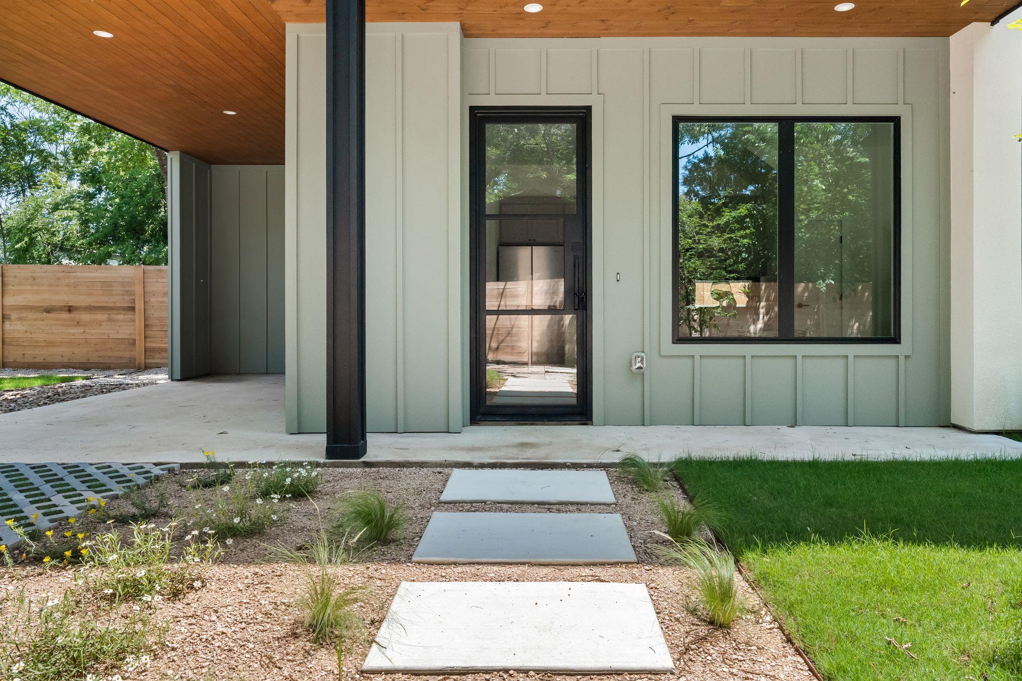 517 Tillery St # 1, Austin, TX 78702