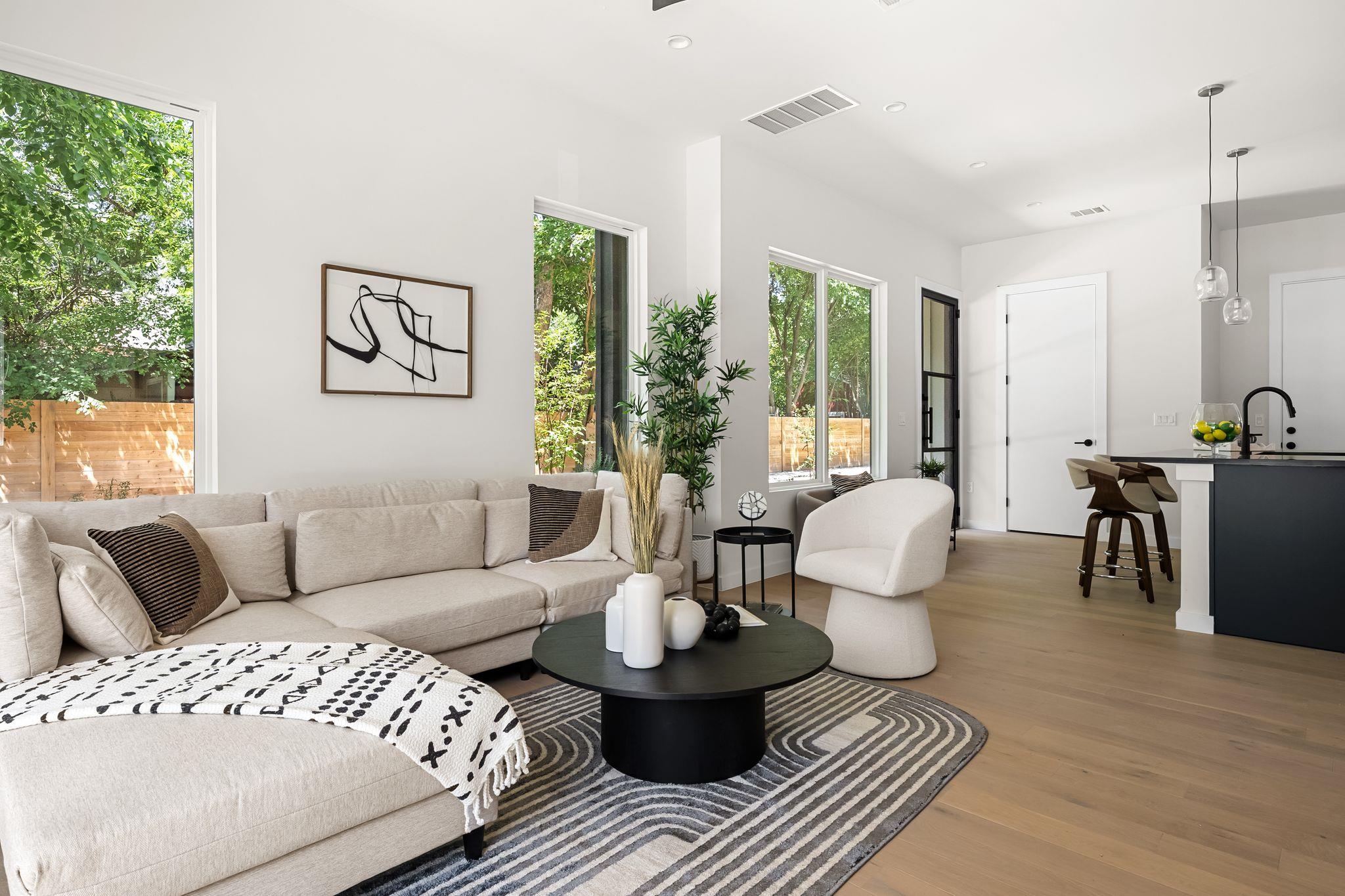 517 Tillery St # 1, Austin, TX 78702