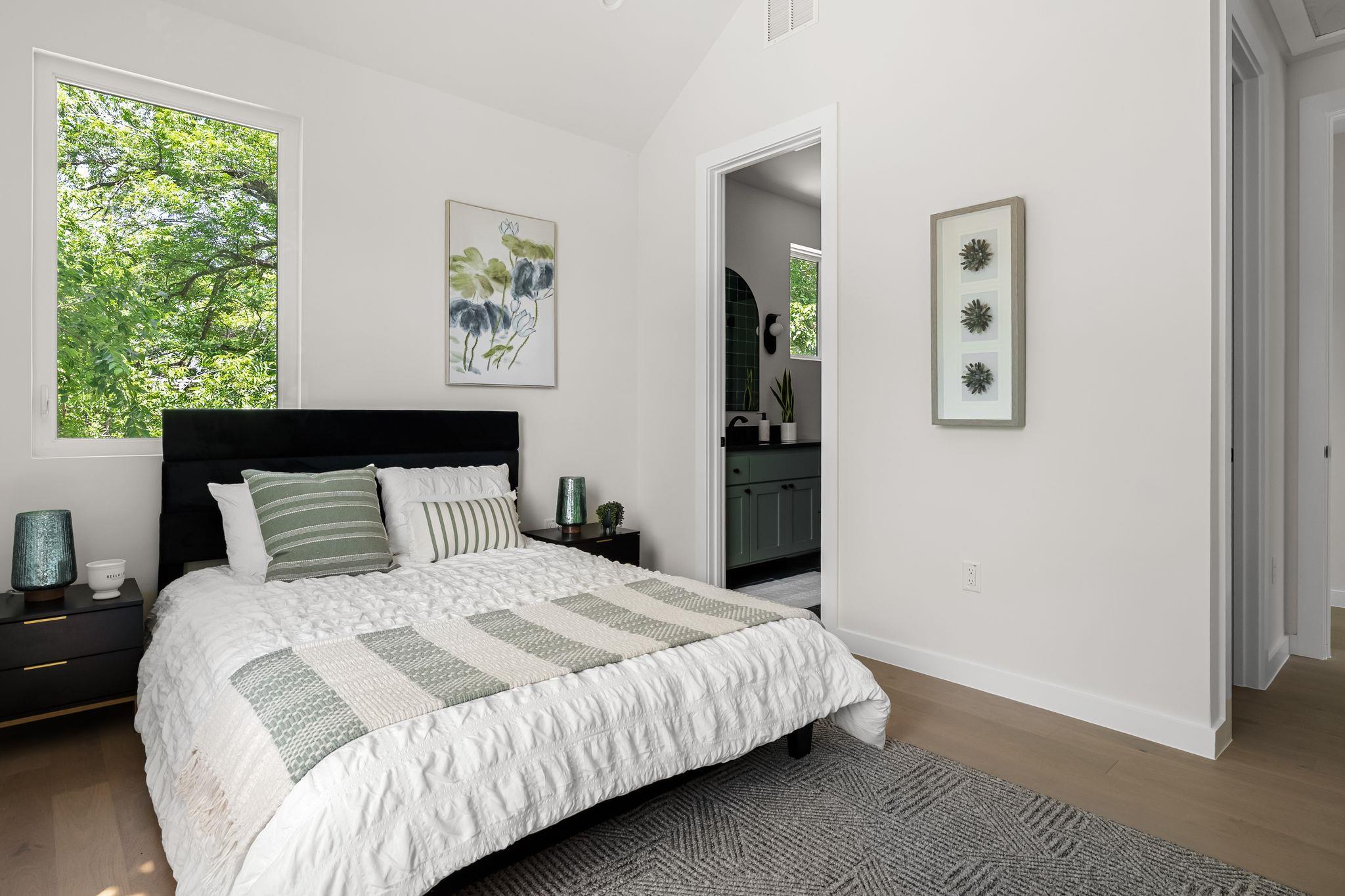 517 Tillery St # 1, Austin, TX 78702