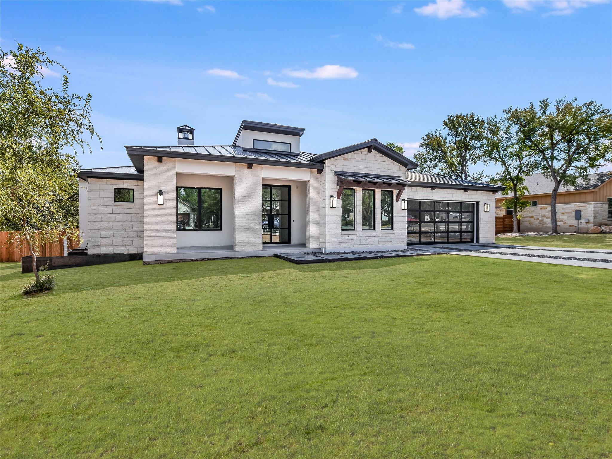 21 Champions Cir, Wimberley, TX 78676
